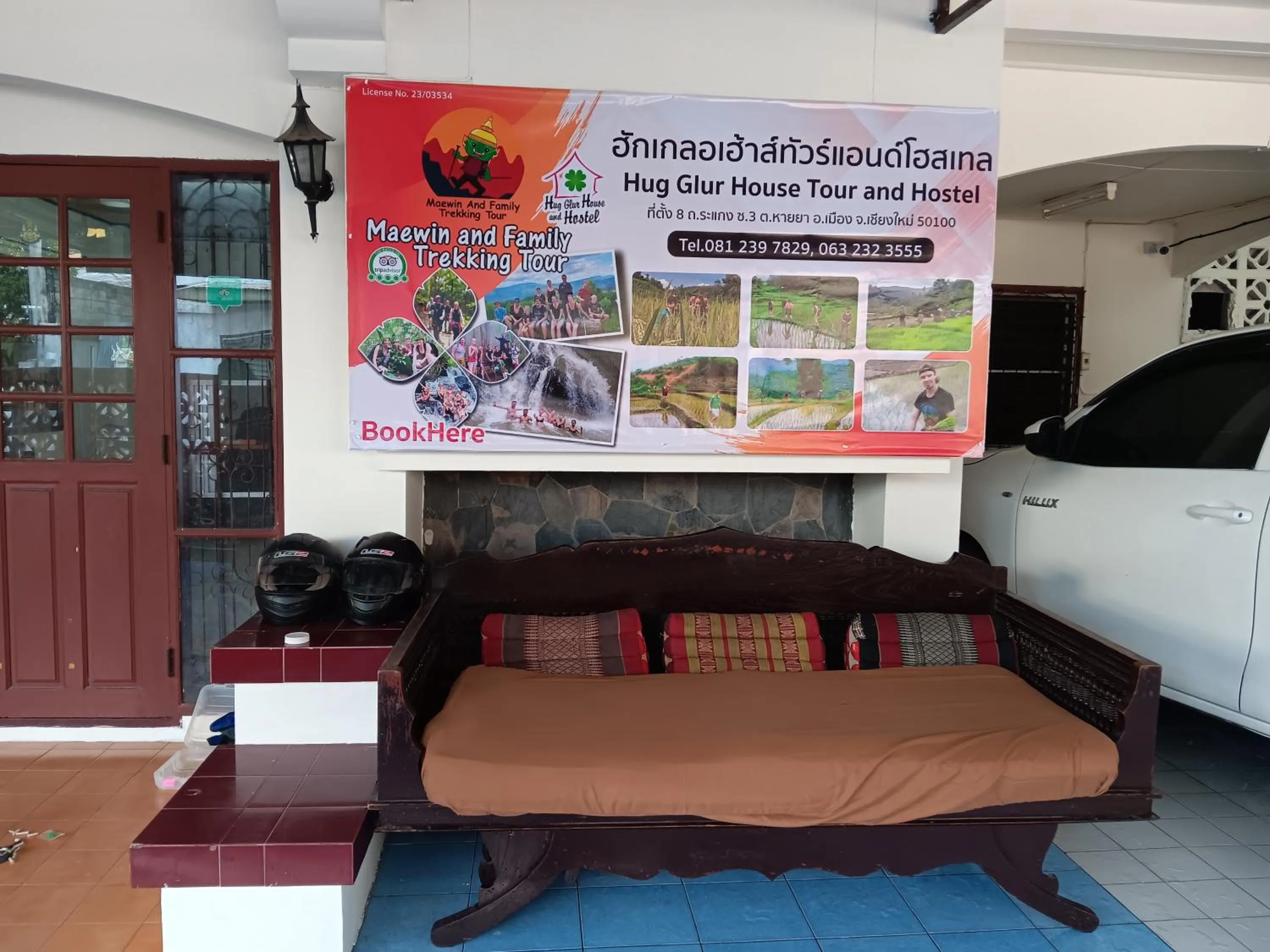 Seating area in Hug Glur House Tour and Hostel