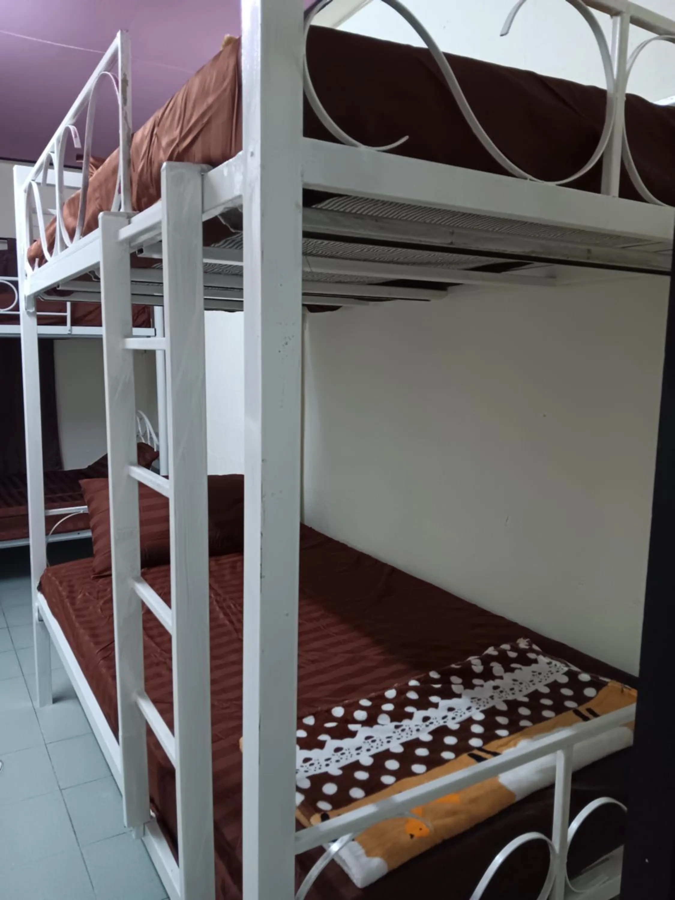 bunk bed, Bed in Hug Glur House Tour and Hostel