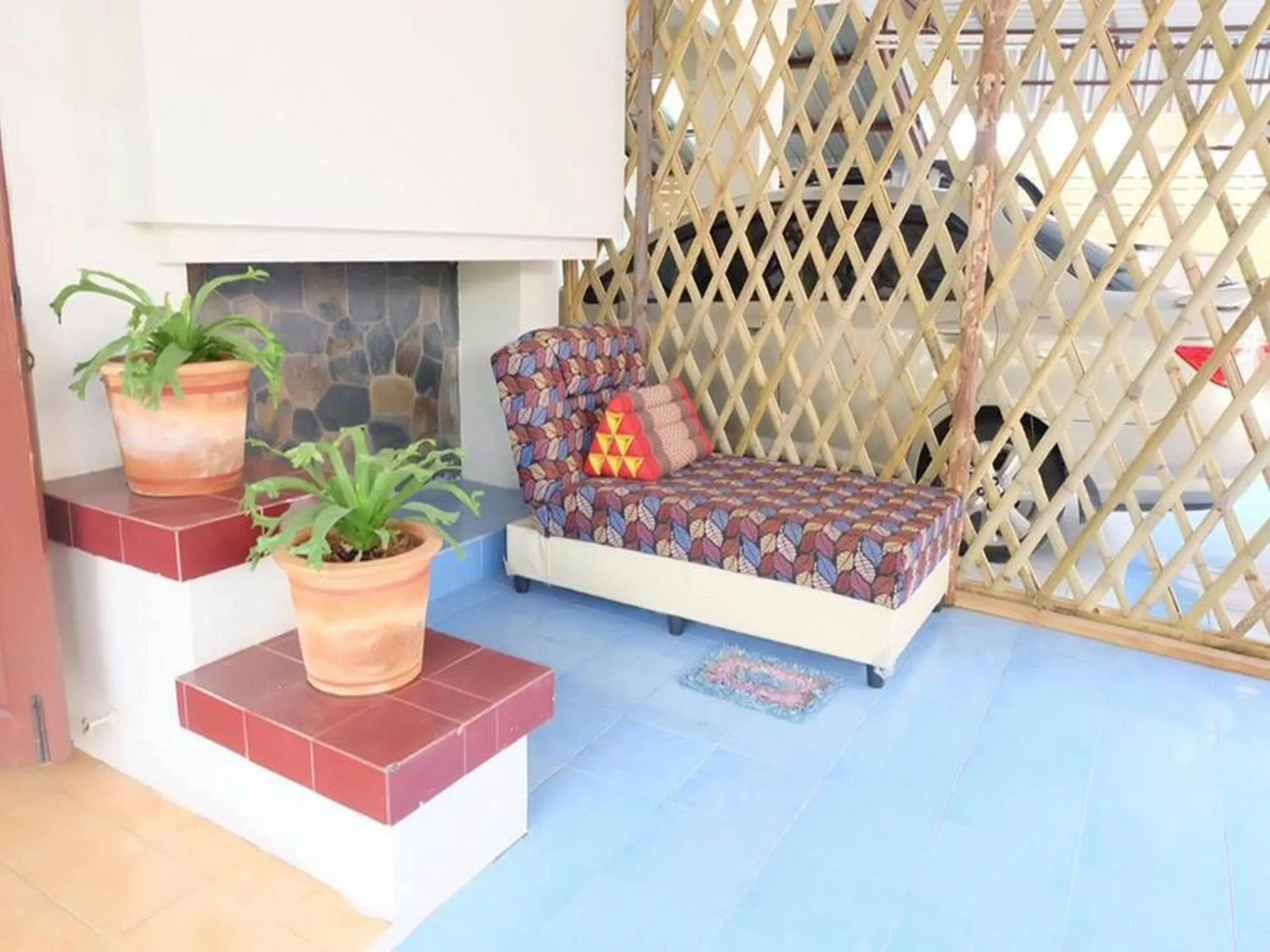 Property building in Hug Glur House Tour and Hostel