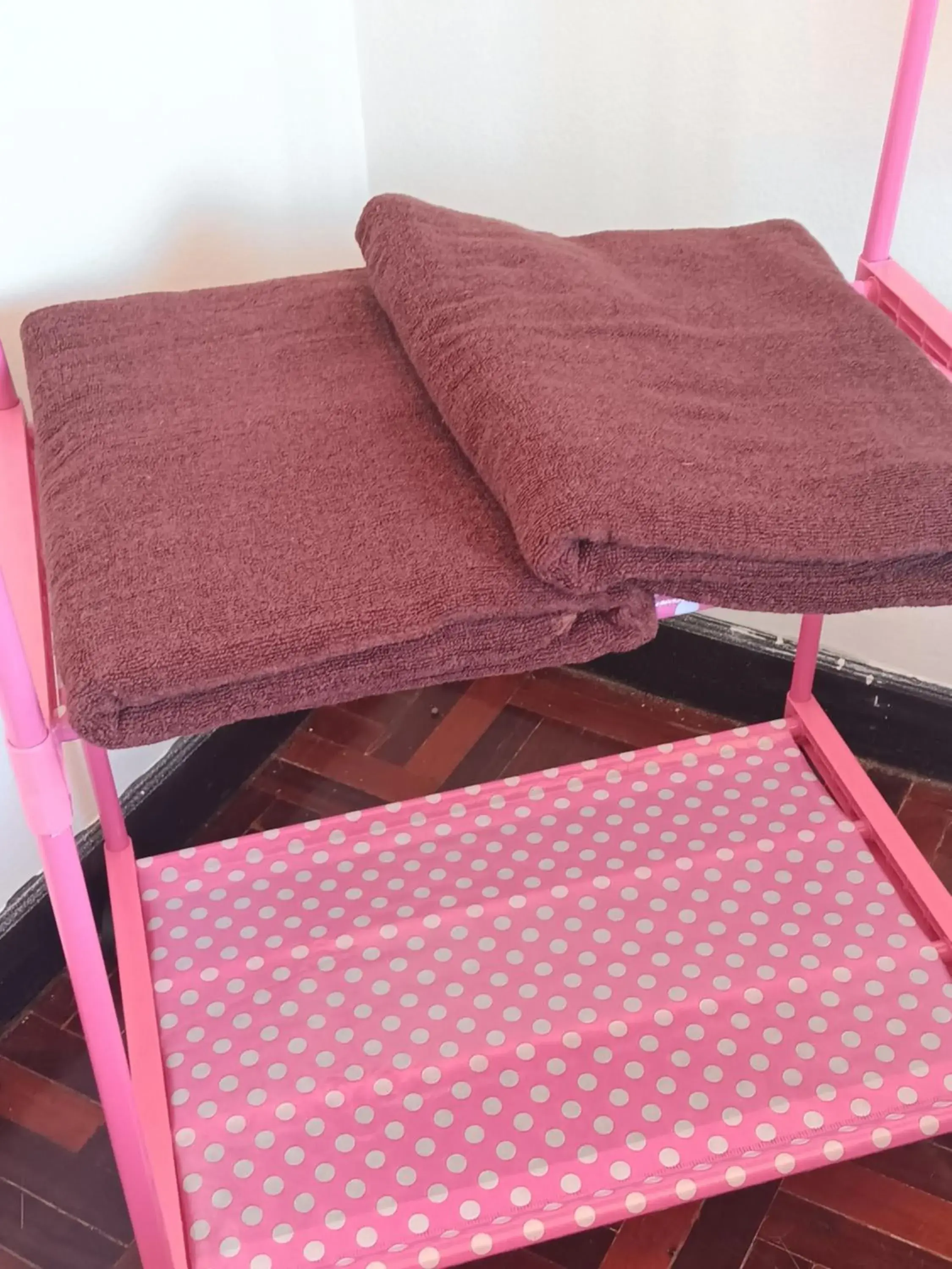 Standard Double Room with Shared Bathroom in Hug Glur House Tour and Hostel Standard Double Room with Shared Bathroom in Hug Glur House Tour and Hostel