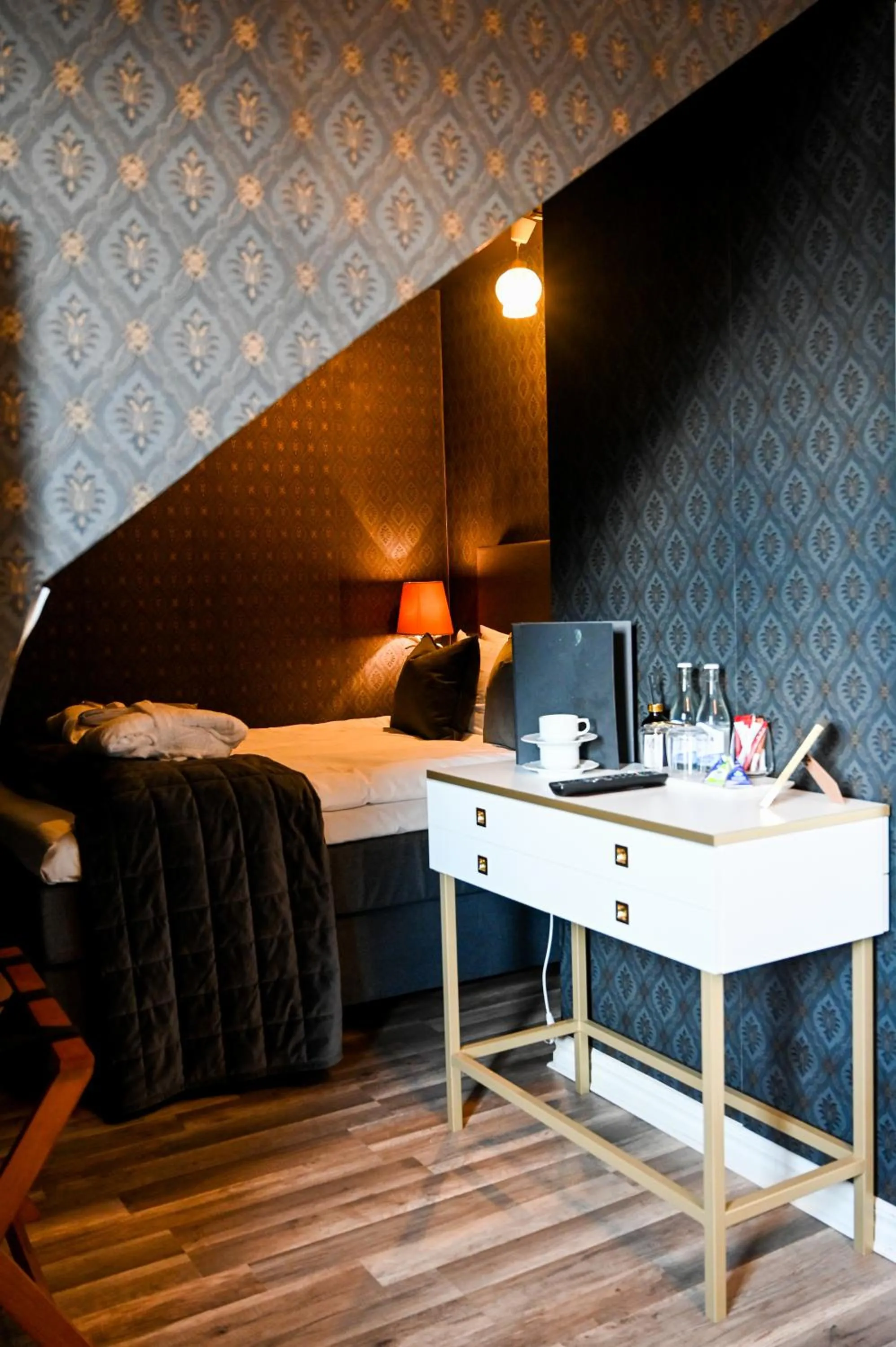 Bed in Palace Hotell