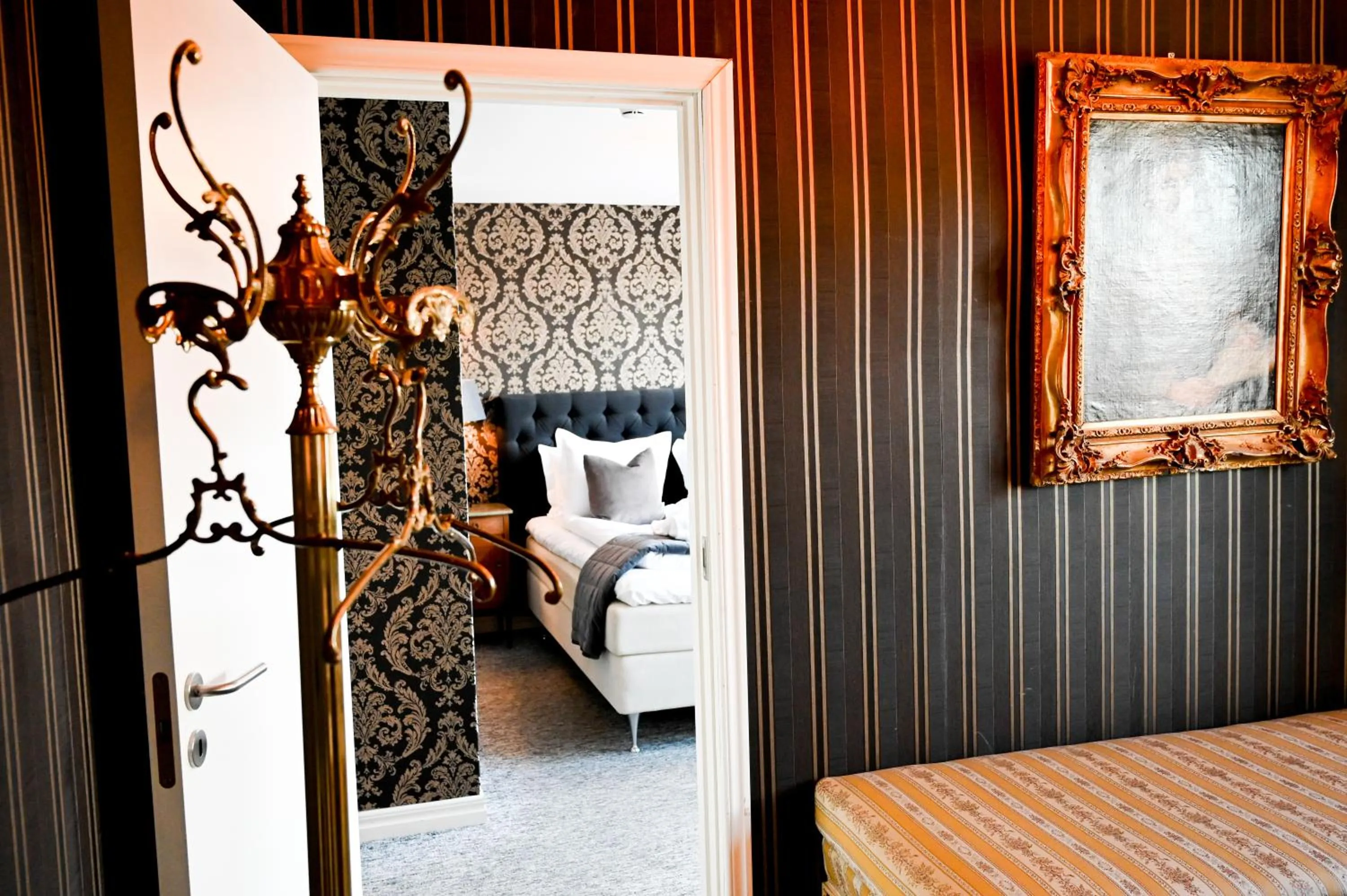 Bed in Palace Hotell