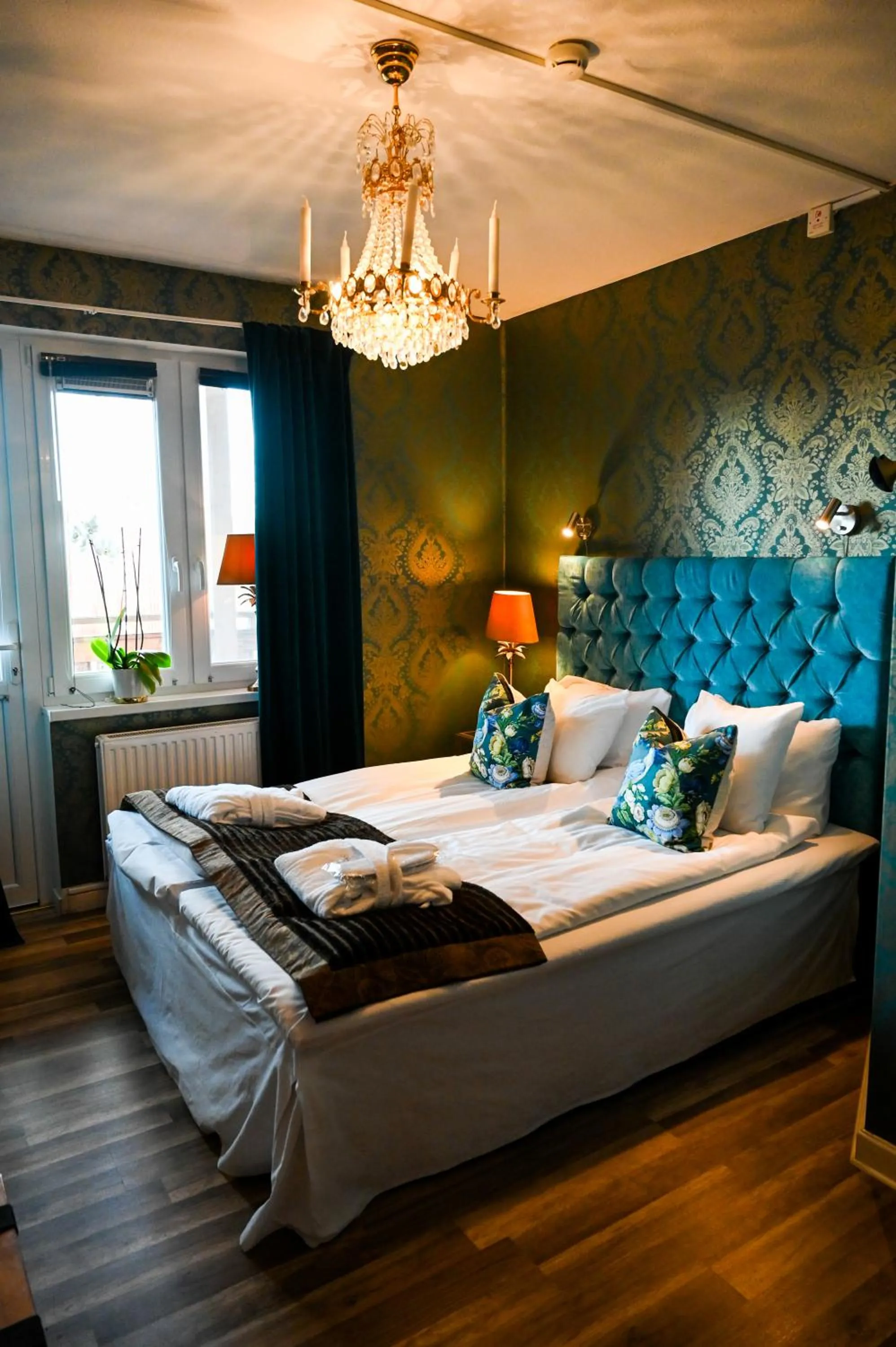 Bed in Palace Hotell