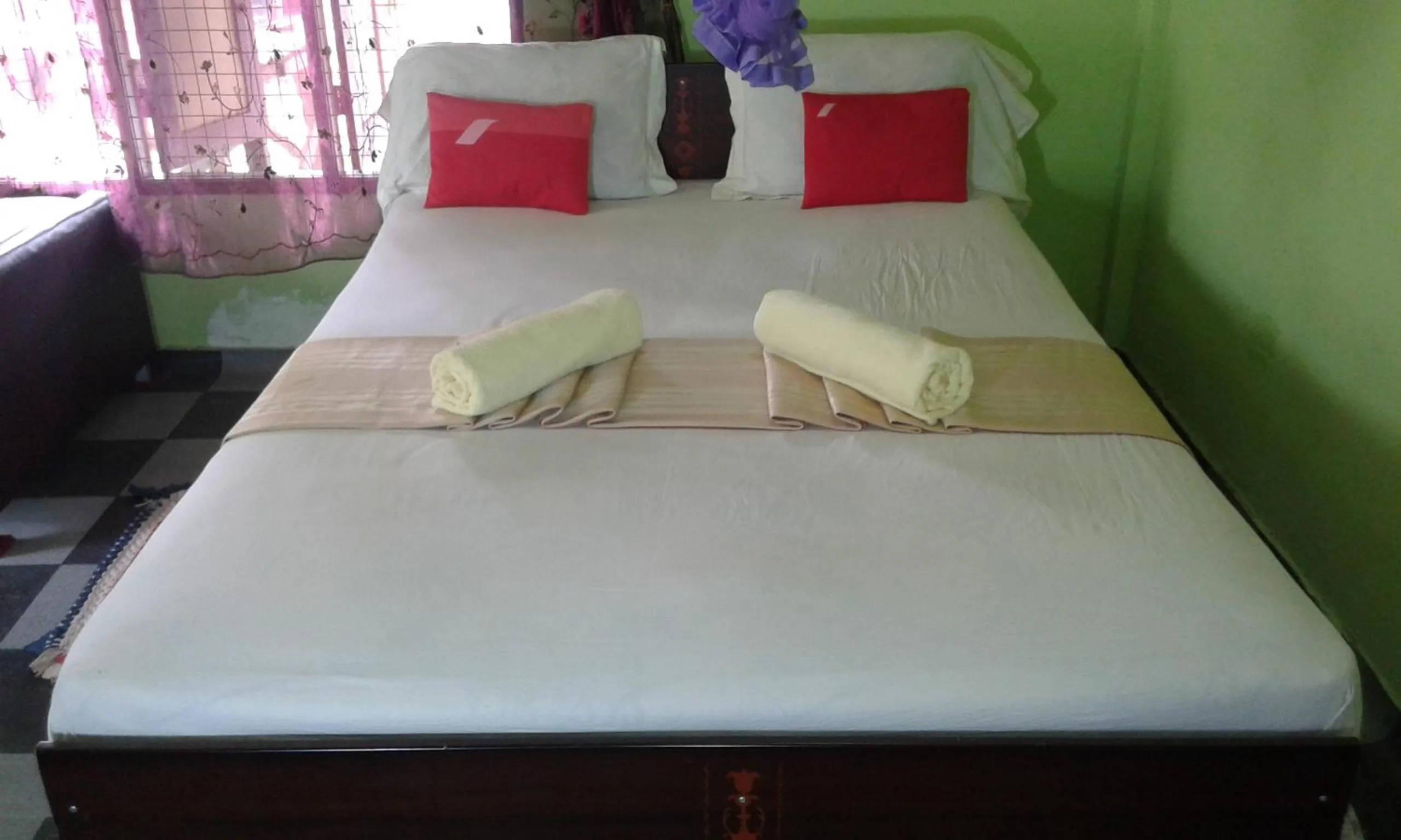 Bed in Erandi Holiday Home