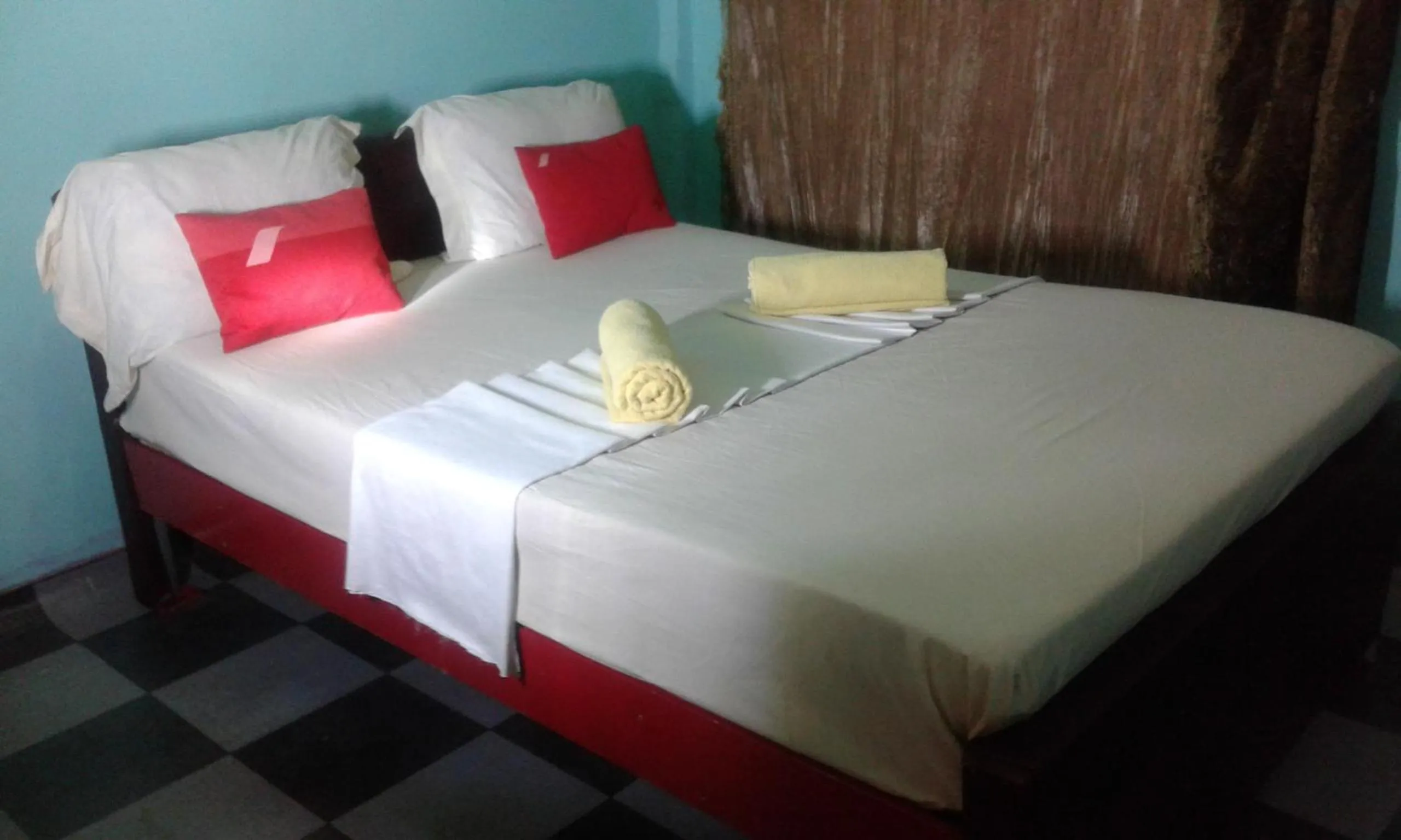 Bed in Erandi Holiday Home