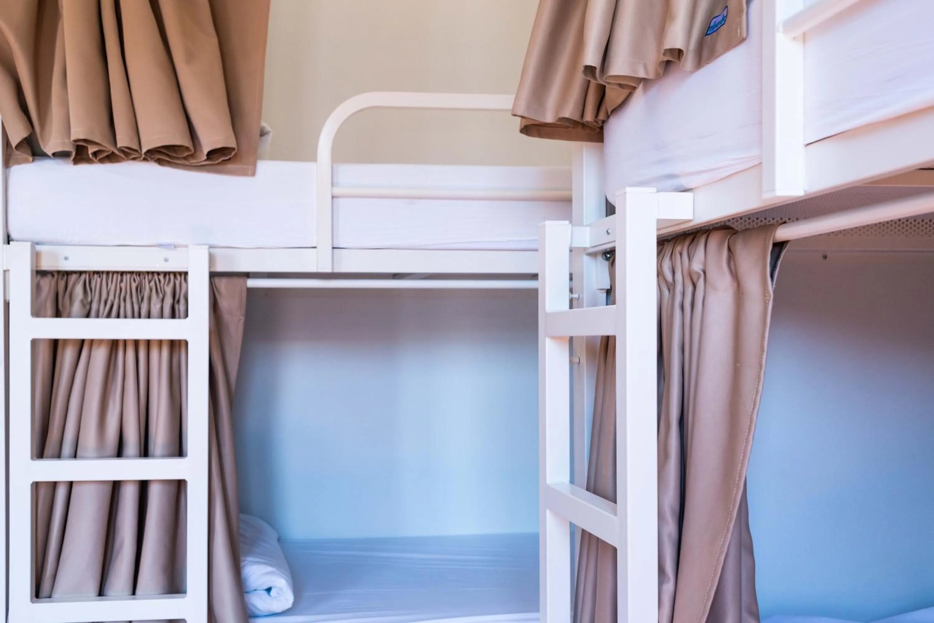 Decorative detail, Bed in Sant Jordi Hostels Lisbon