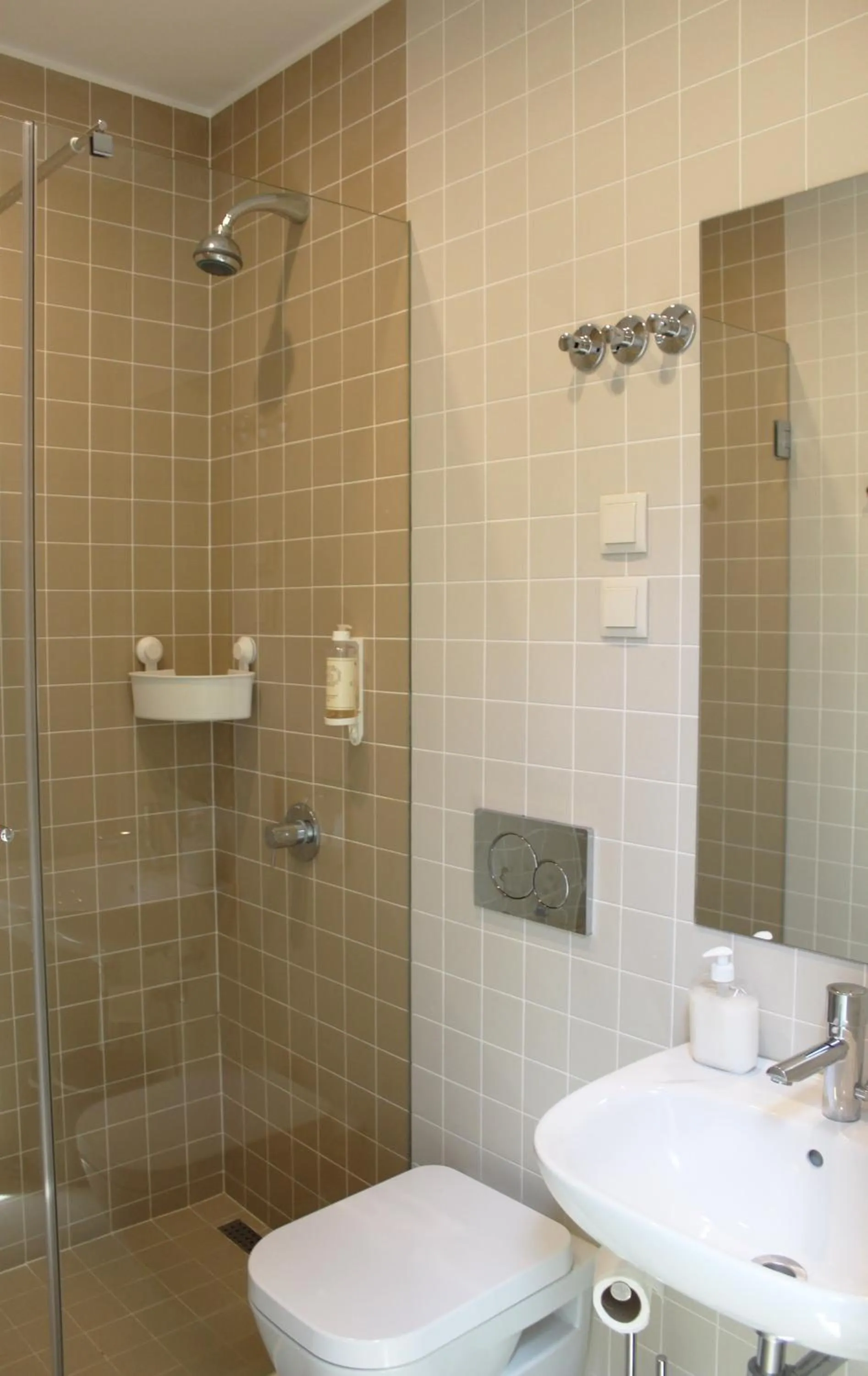 Bathroom in Sant Jordi Hostels Lisbon