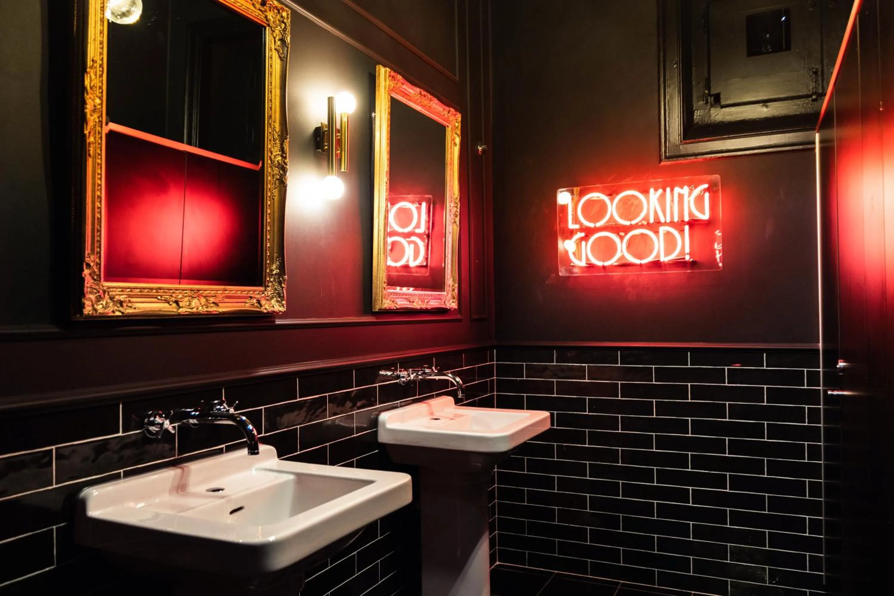 Decorative detail in Sant Jordi Hostels Lisbon