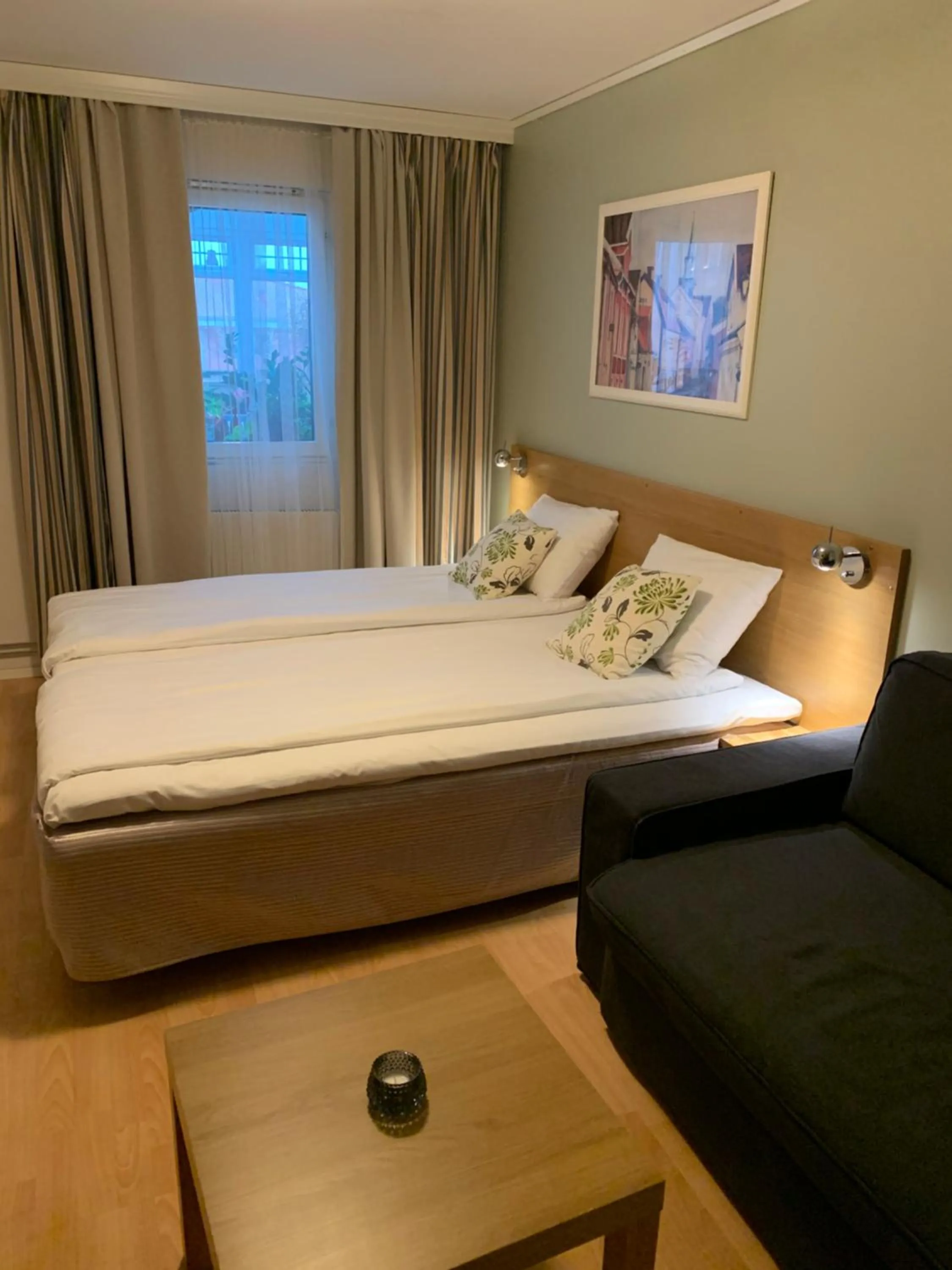 Photo of the whole room, Bed in Björkbackens Karaktärshotell