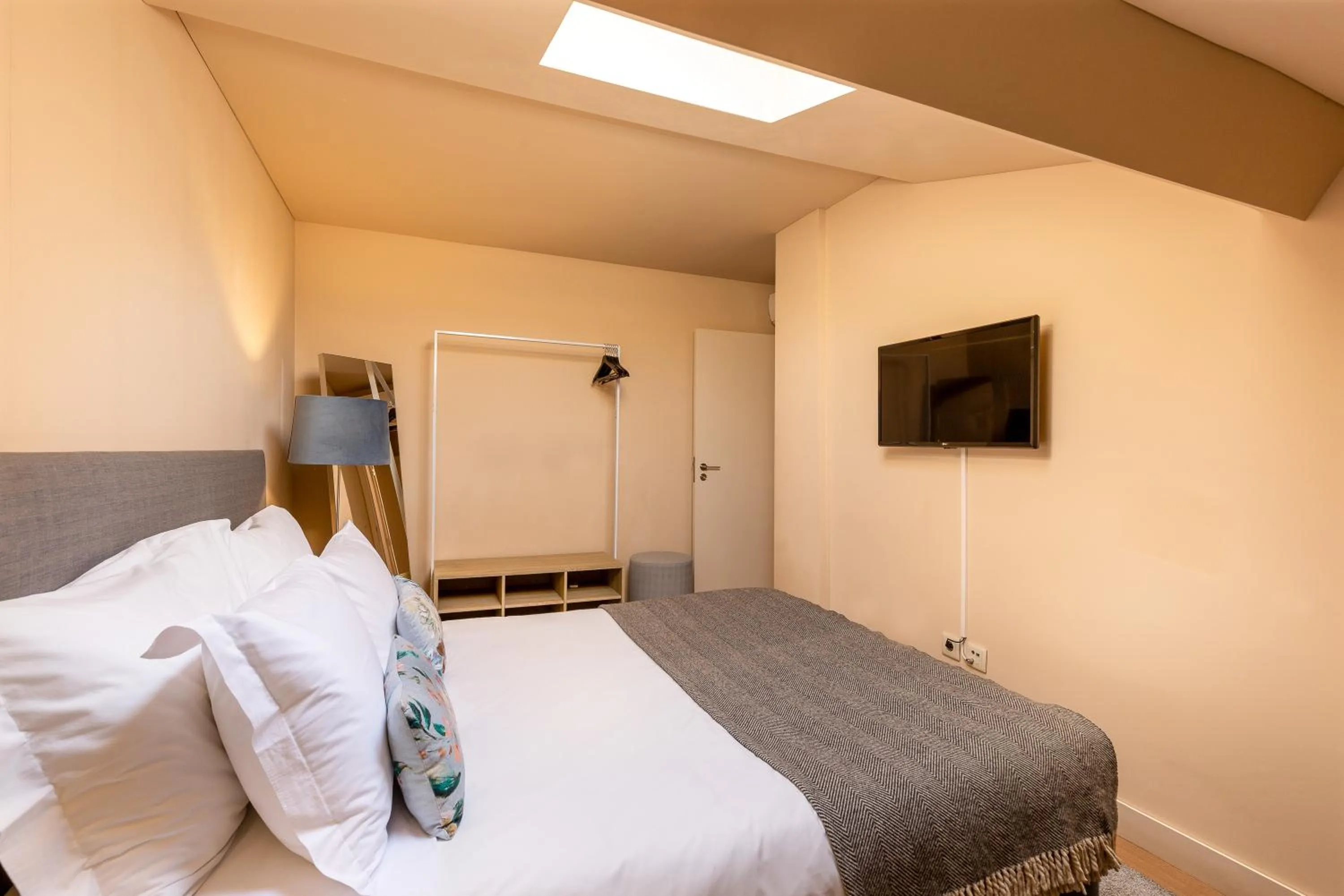 Bedroom, Bed in YOUROPO - Bolhao