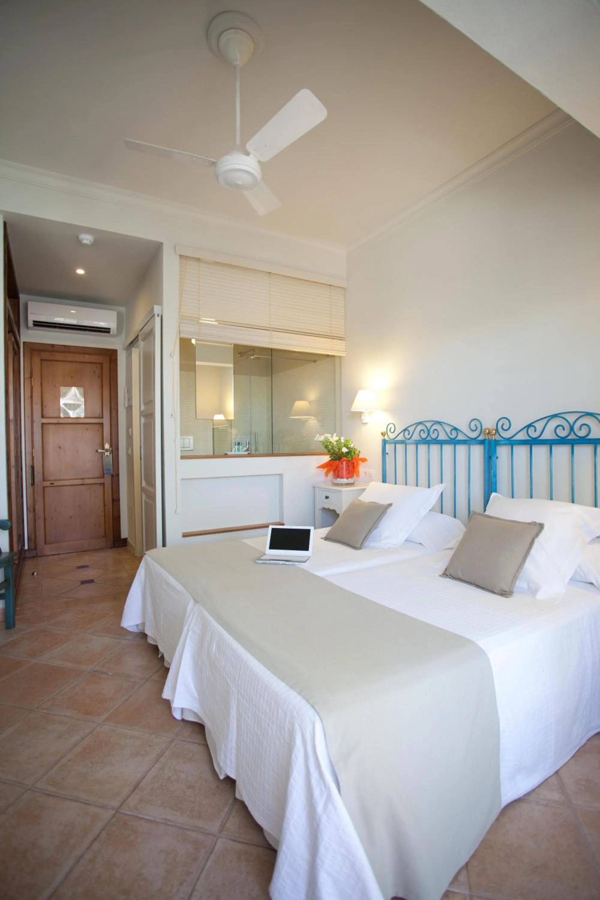 Bedroom, Bed in Hostal la Savina