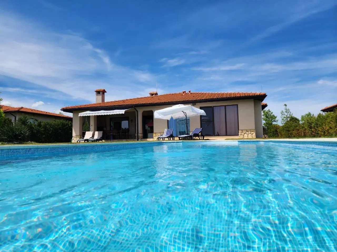 Private Villa 102 with heated pool in BlackSeaRama