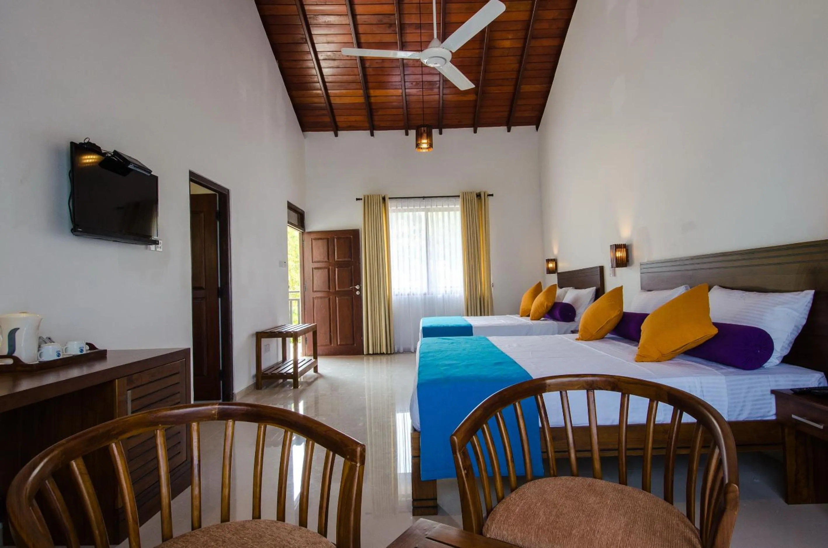 Photo of the whole room, Bed in Okwin Resort