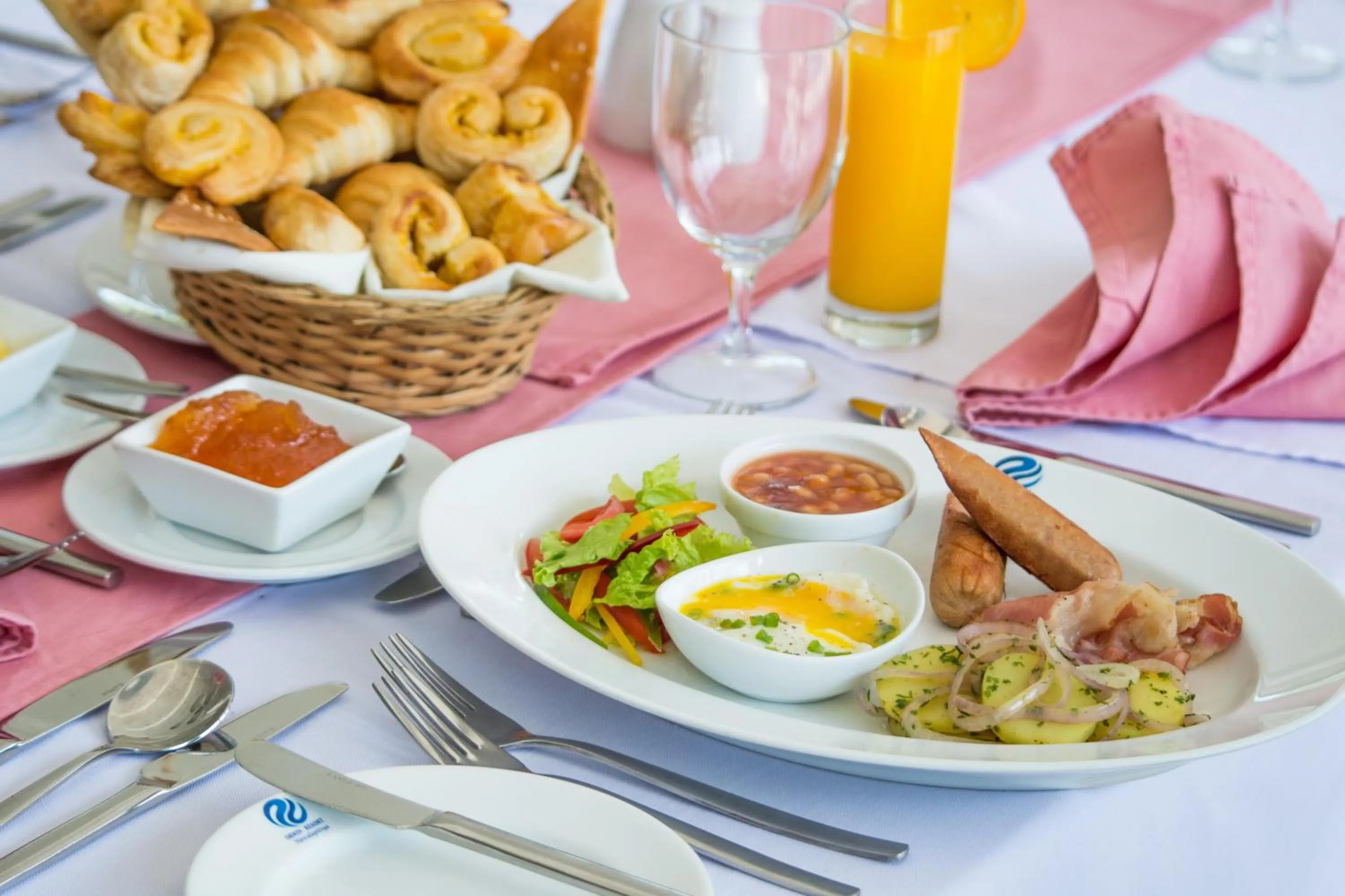 English/Irish breakfast in Okwin Resort