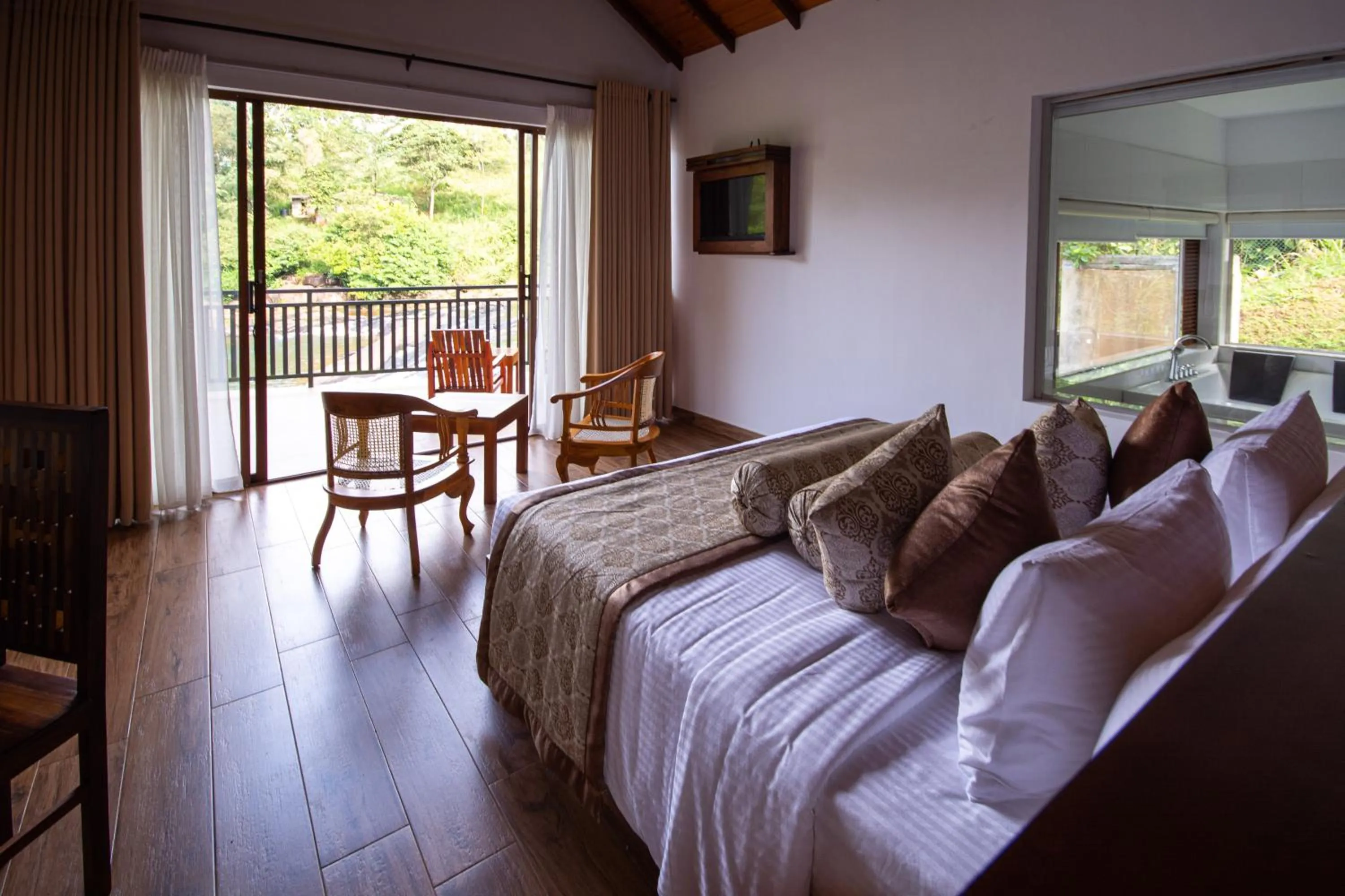 Photo of the whole room in Okwin Resort