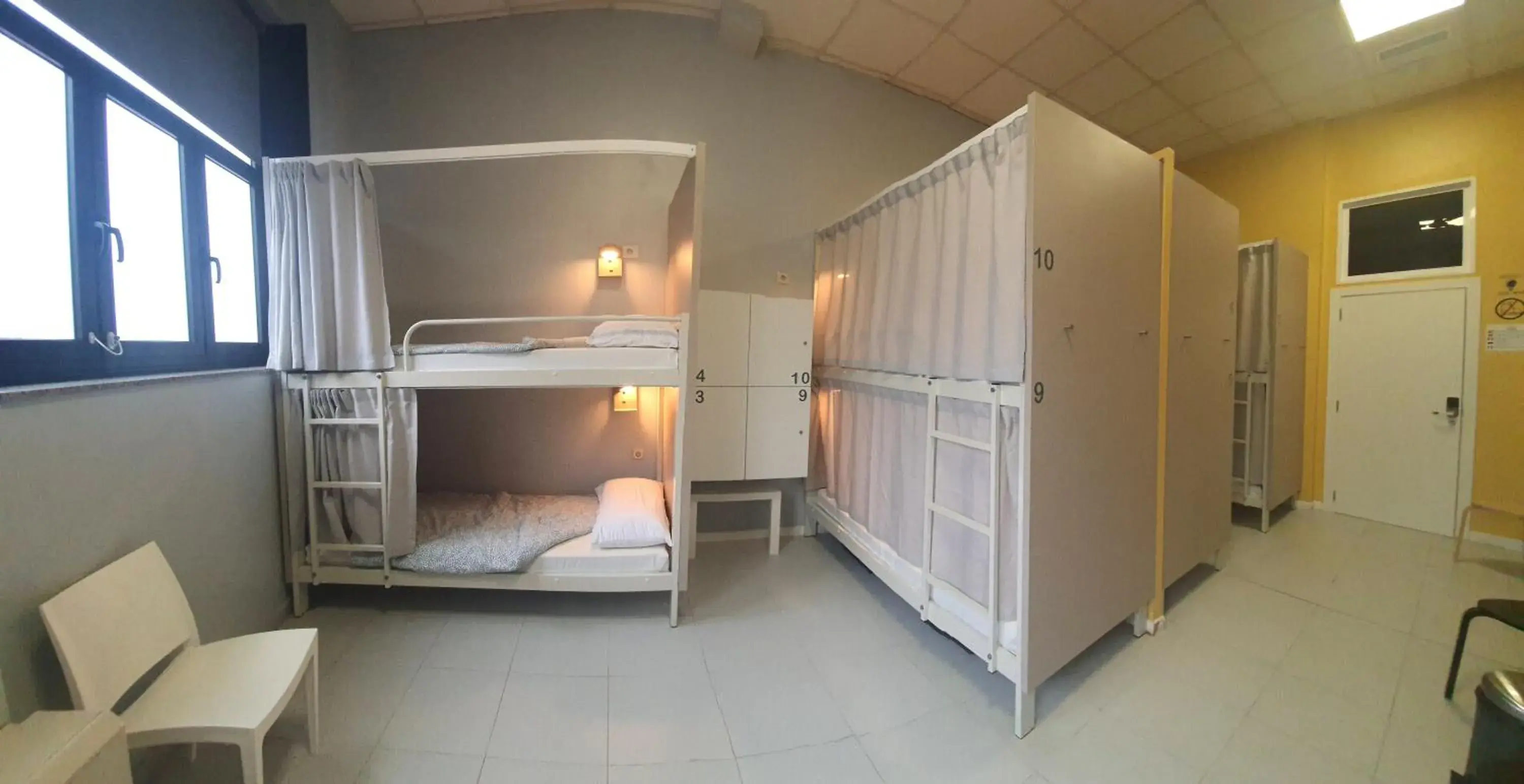 Bunk Bed in Mixed Dormitory Room in Albergue Turistico la Credencial Bunk Bed in Mixed Dormitory Room in Albergue Turistico la Credencial