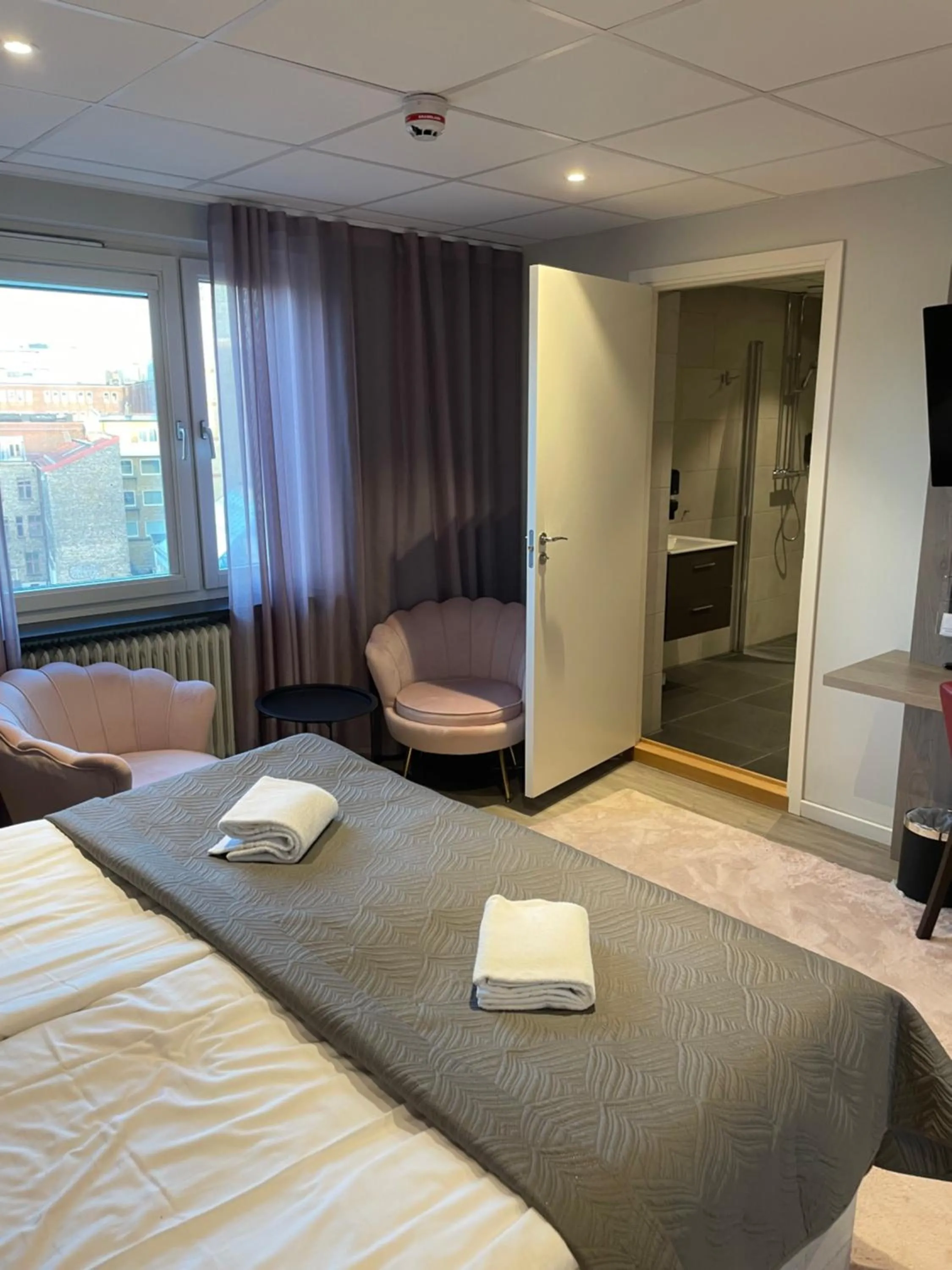 Property building, Bed in Dream - Luxury Hostel