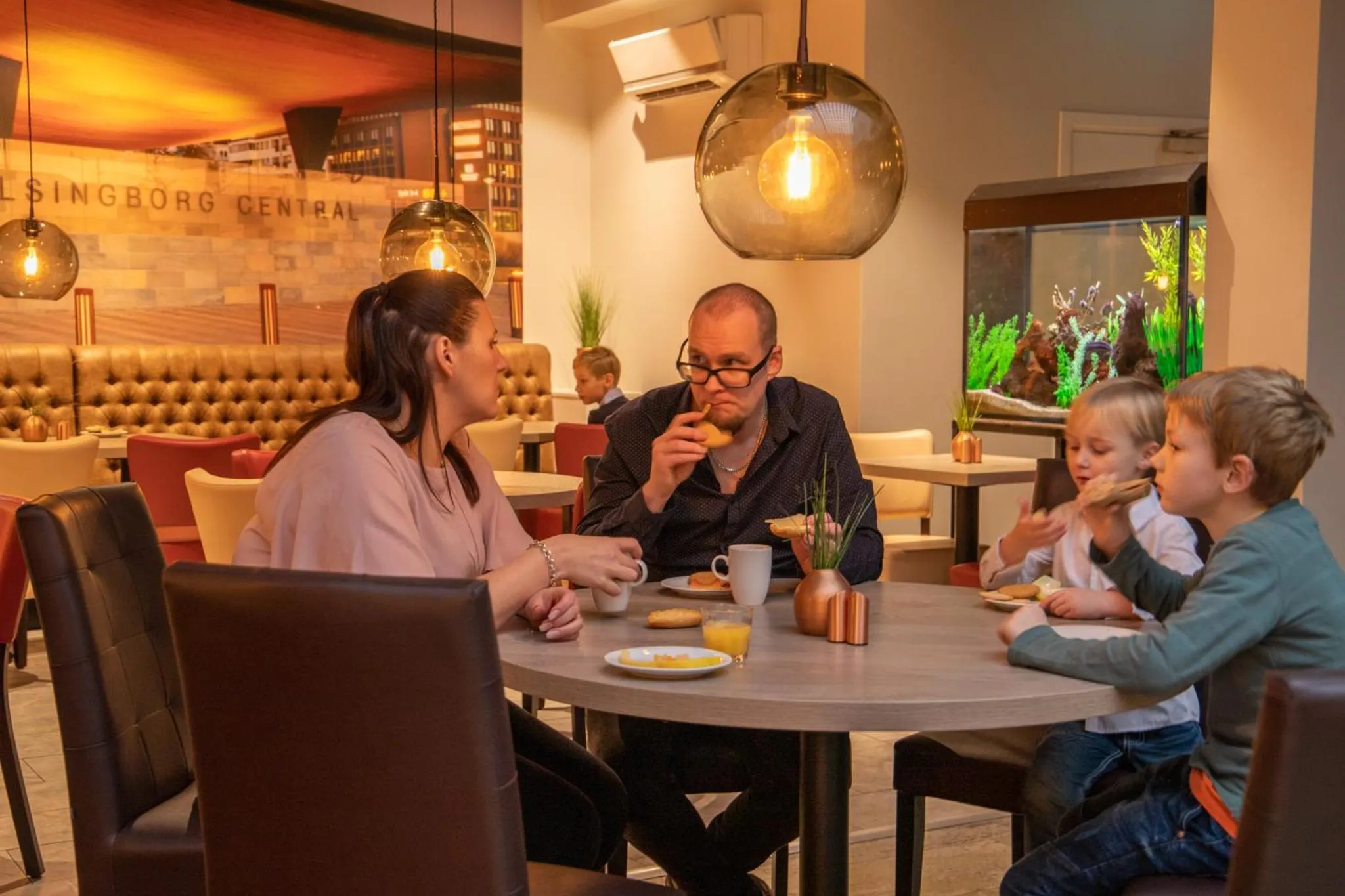 People in Dream - Luxury Hostel