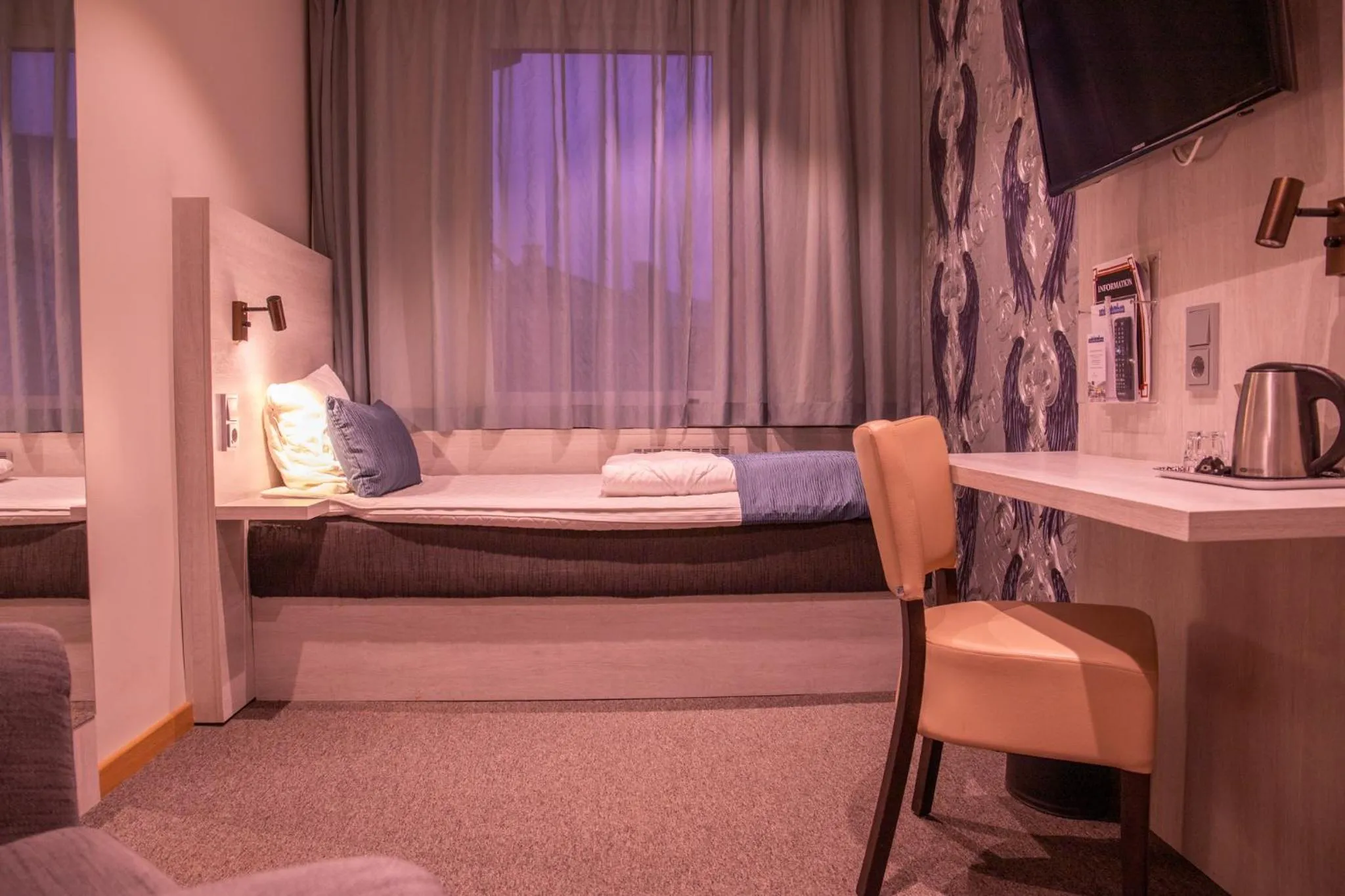 Photo of the whole room, Bed in Dream - Luxury Hostel