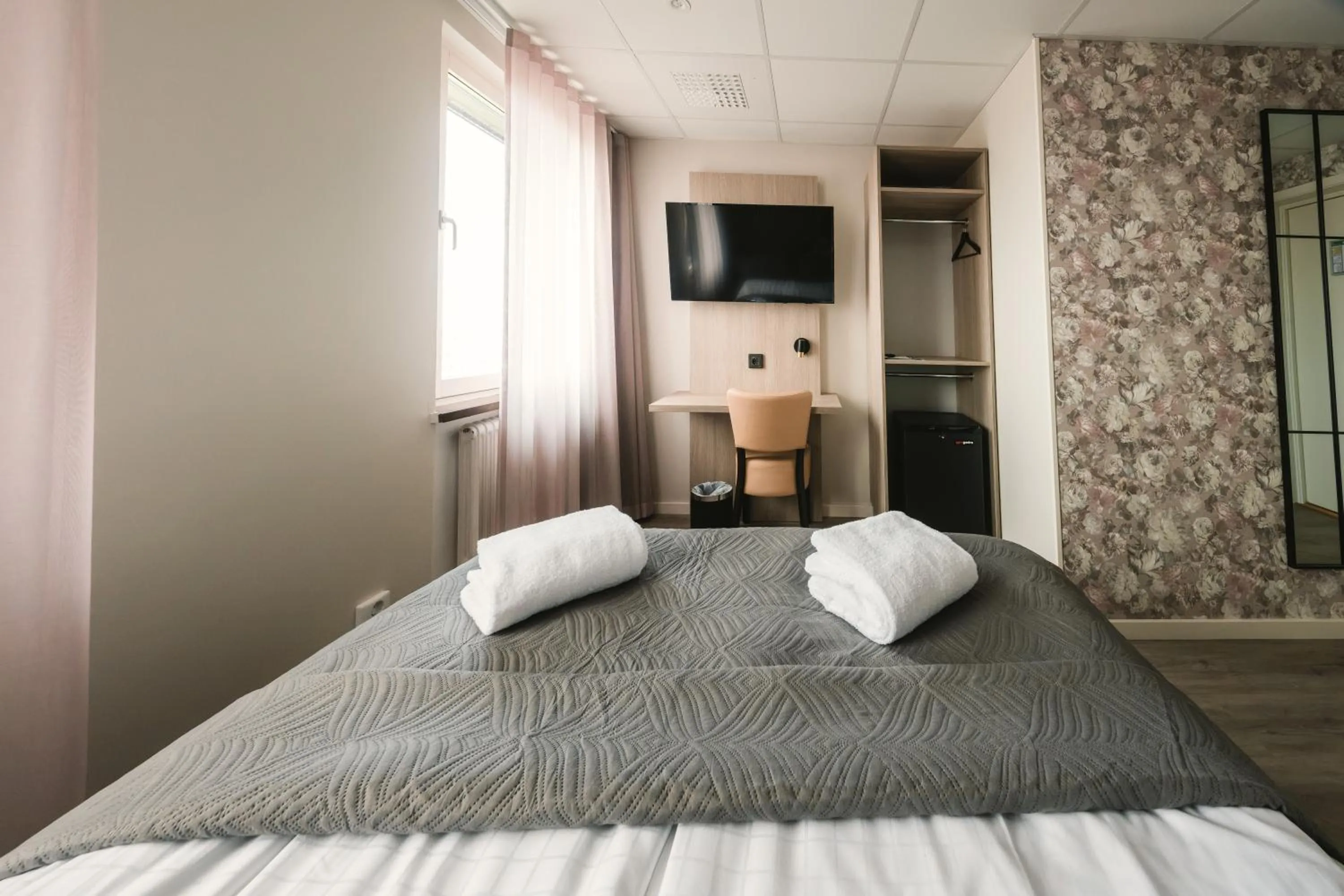 Bed in Dream - Luxury Hostel