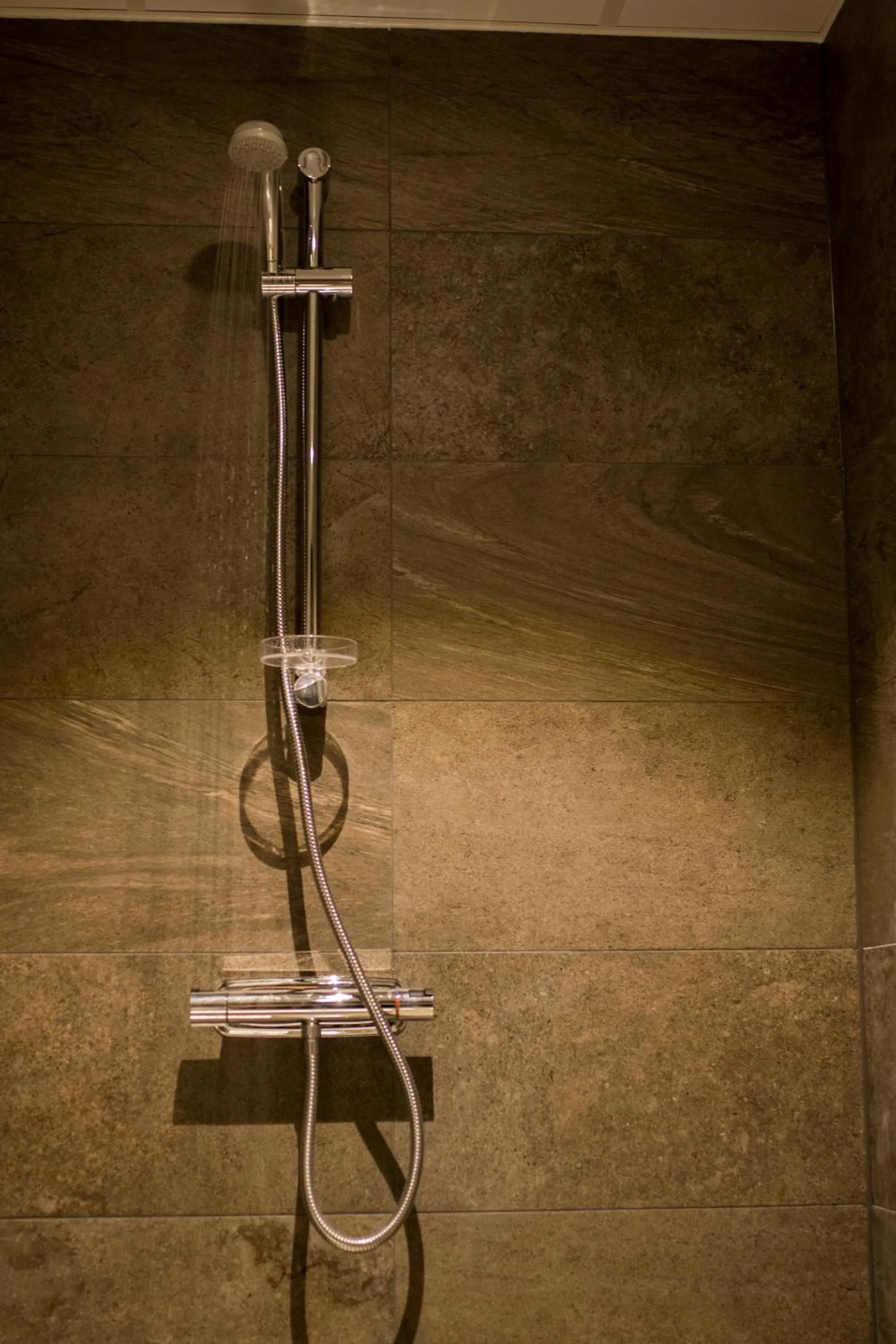 Shower in Dream - Luxury Hostel