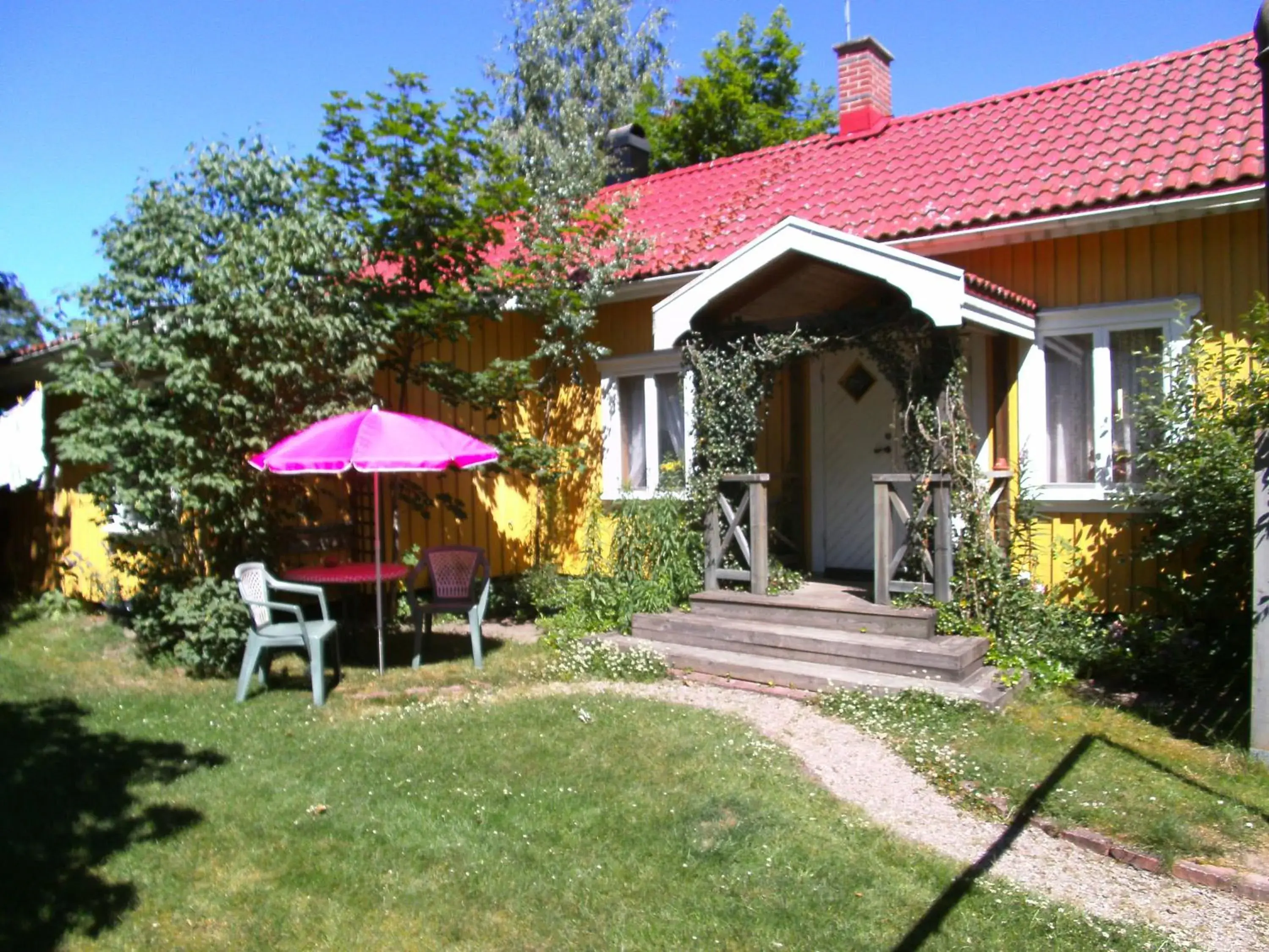 Quadruple Room - single occupancy in Hotell Tussilago i Essunga Quadruple Room - single occupancy in Hotell Tussilago i Essunga
