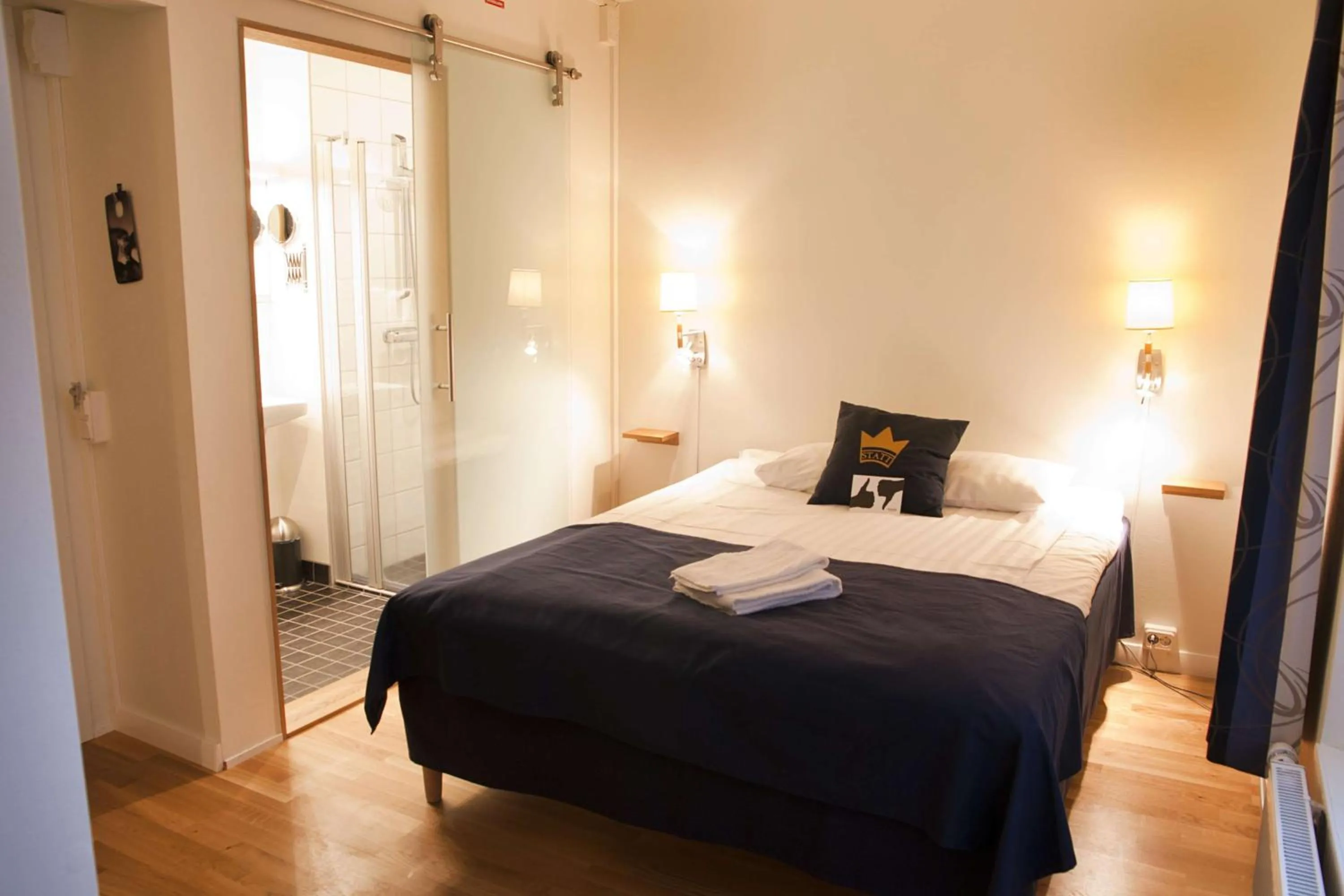 Photo of the whole room, Bed in Scandic Arvika