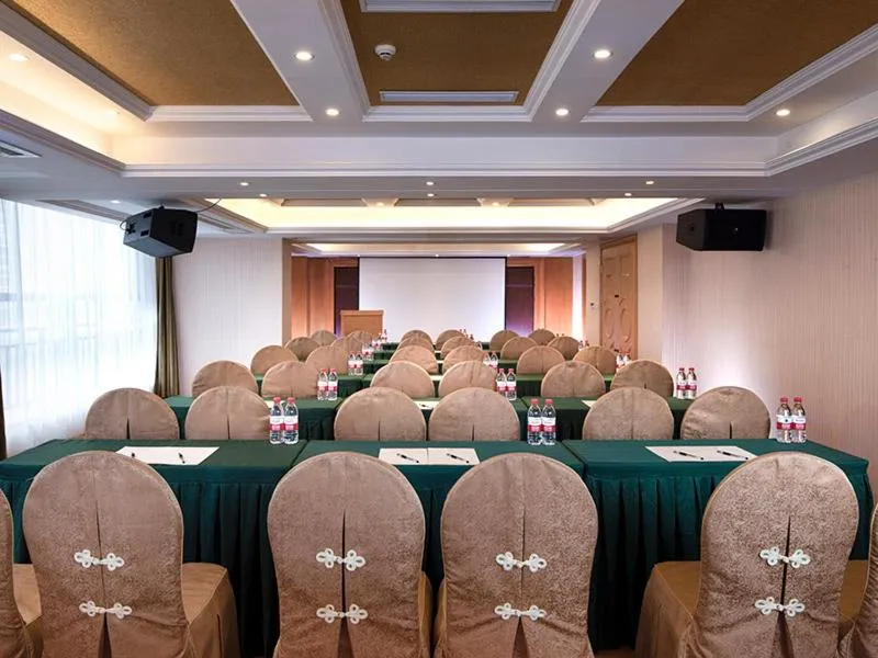 Vienna Hotel Yueyang Huarong Avenue