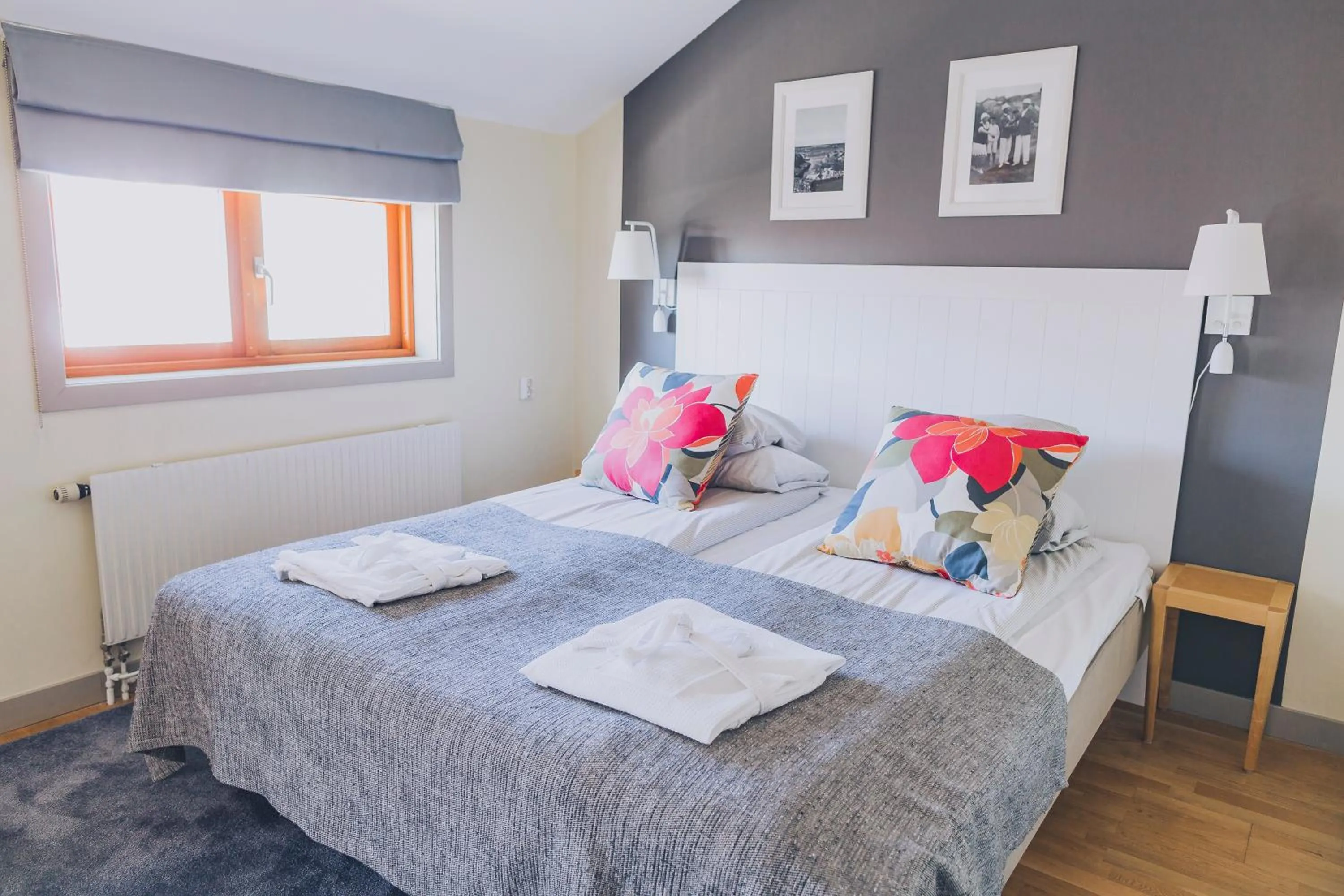 Photo of the whole room, Bed in Smögens Hafvsbad