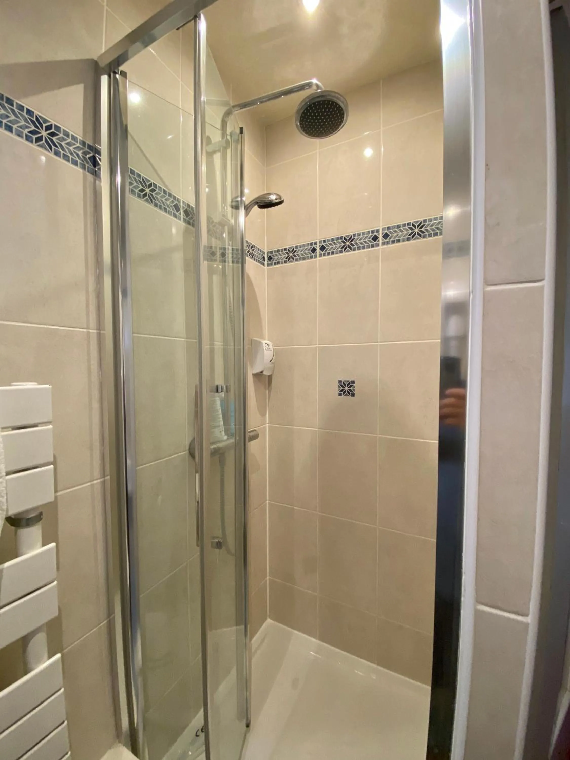 Shower in Hotel Studia