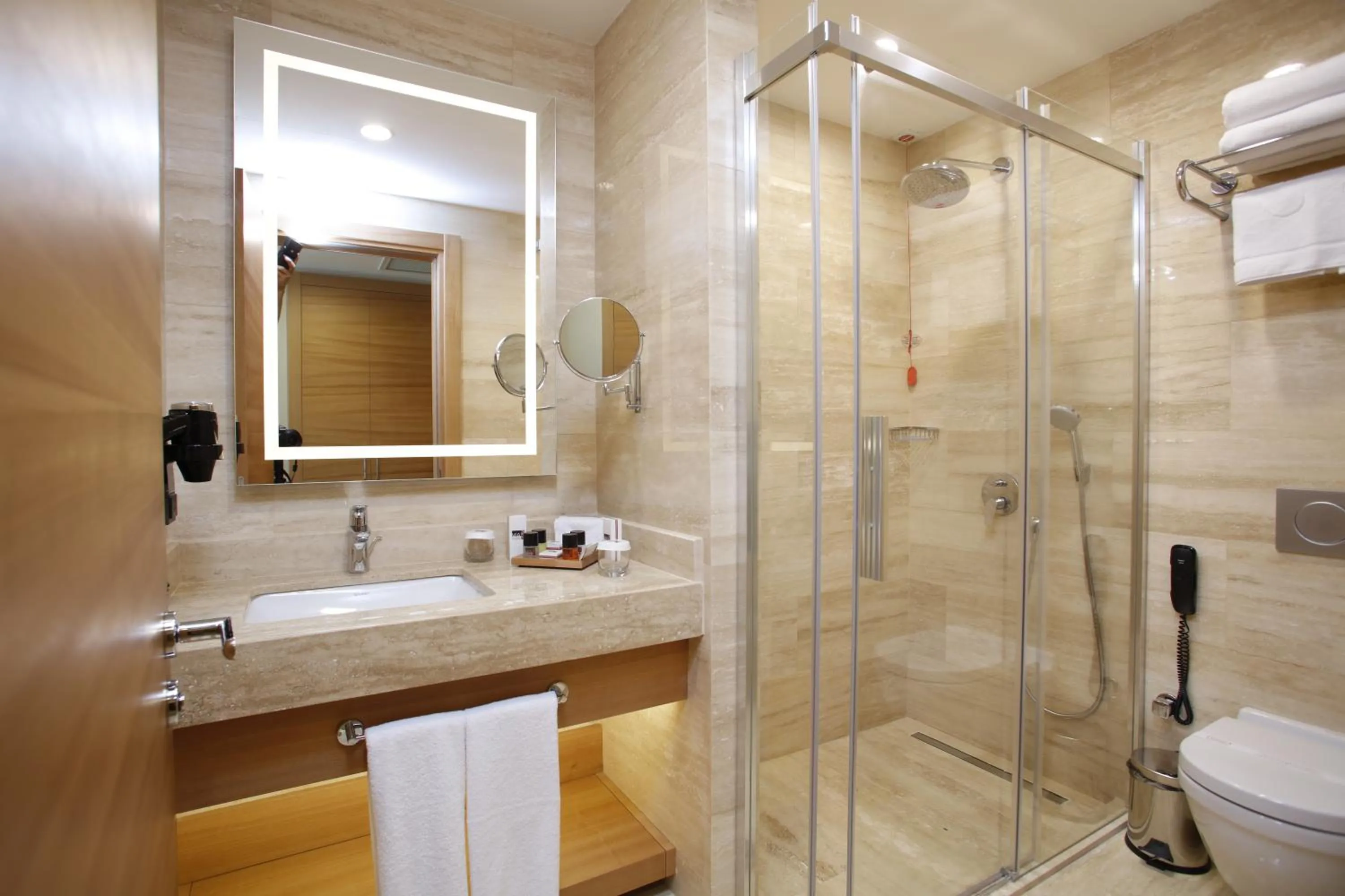 Toilet in Mia City Hotel