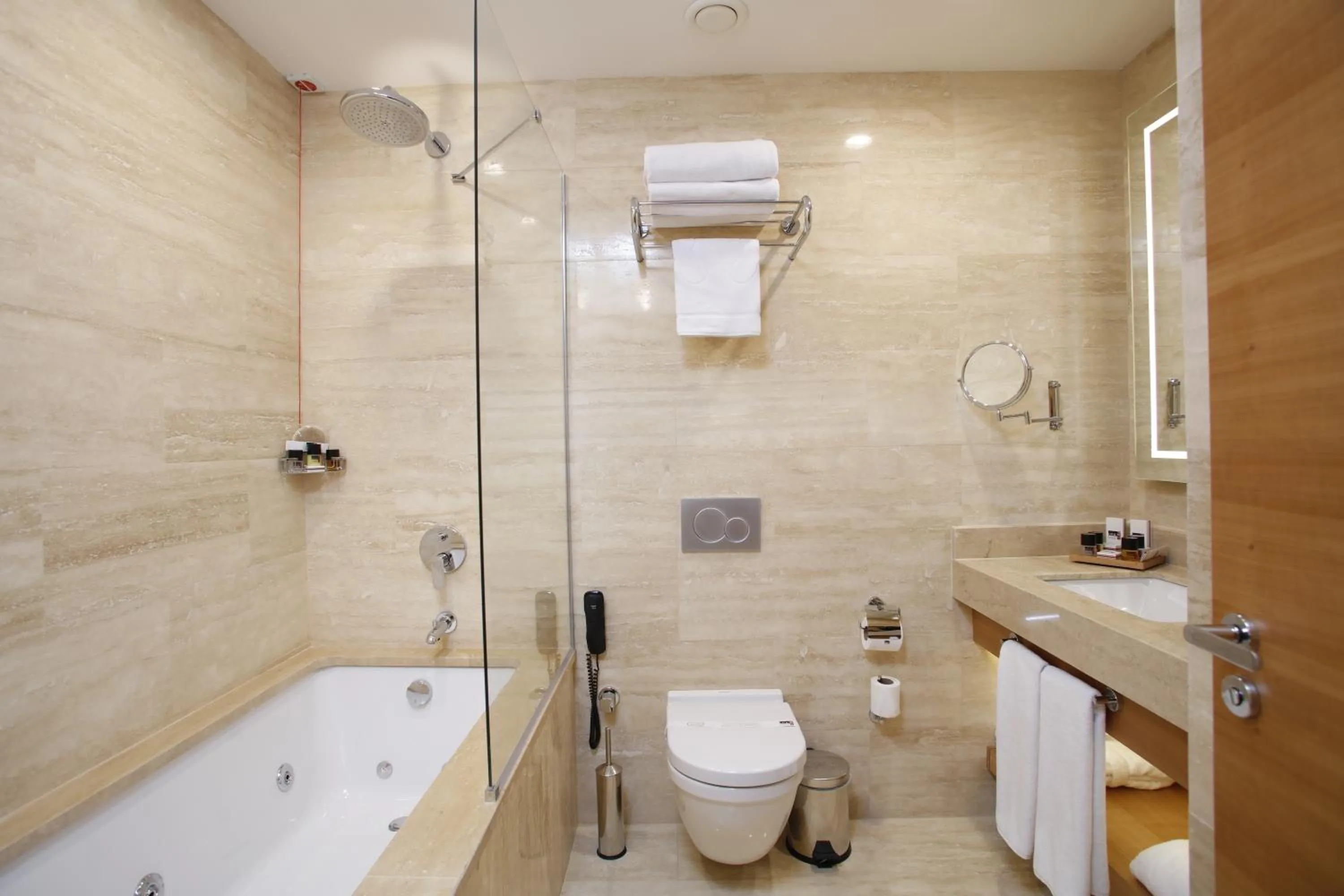 Toilet in Mia City Hotel