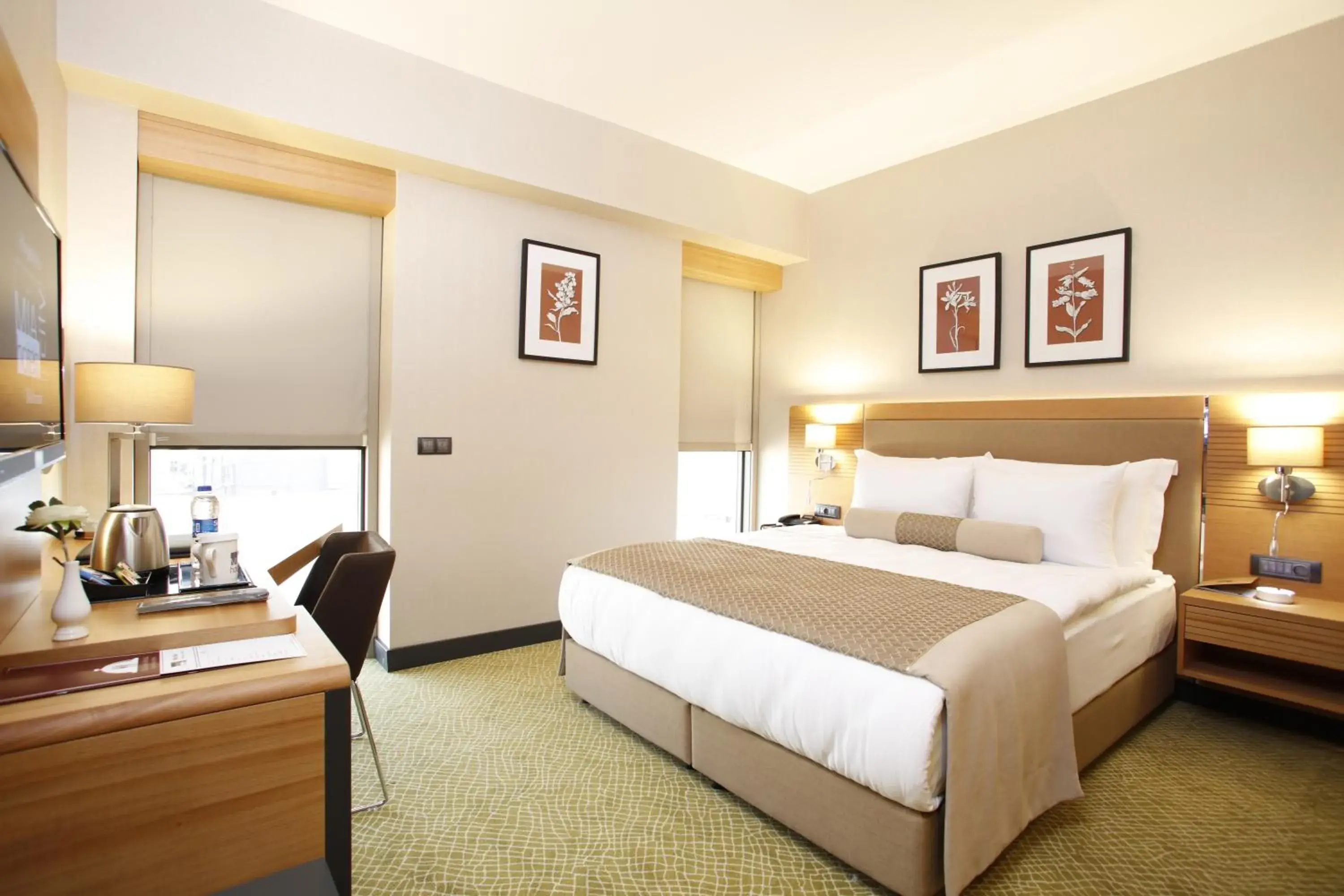 TV and multimedia, Bed in Mia City Hotel TV and multimedia, Bed in Mia City Hotel