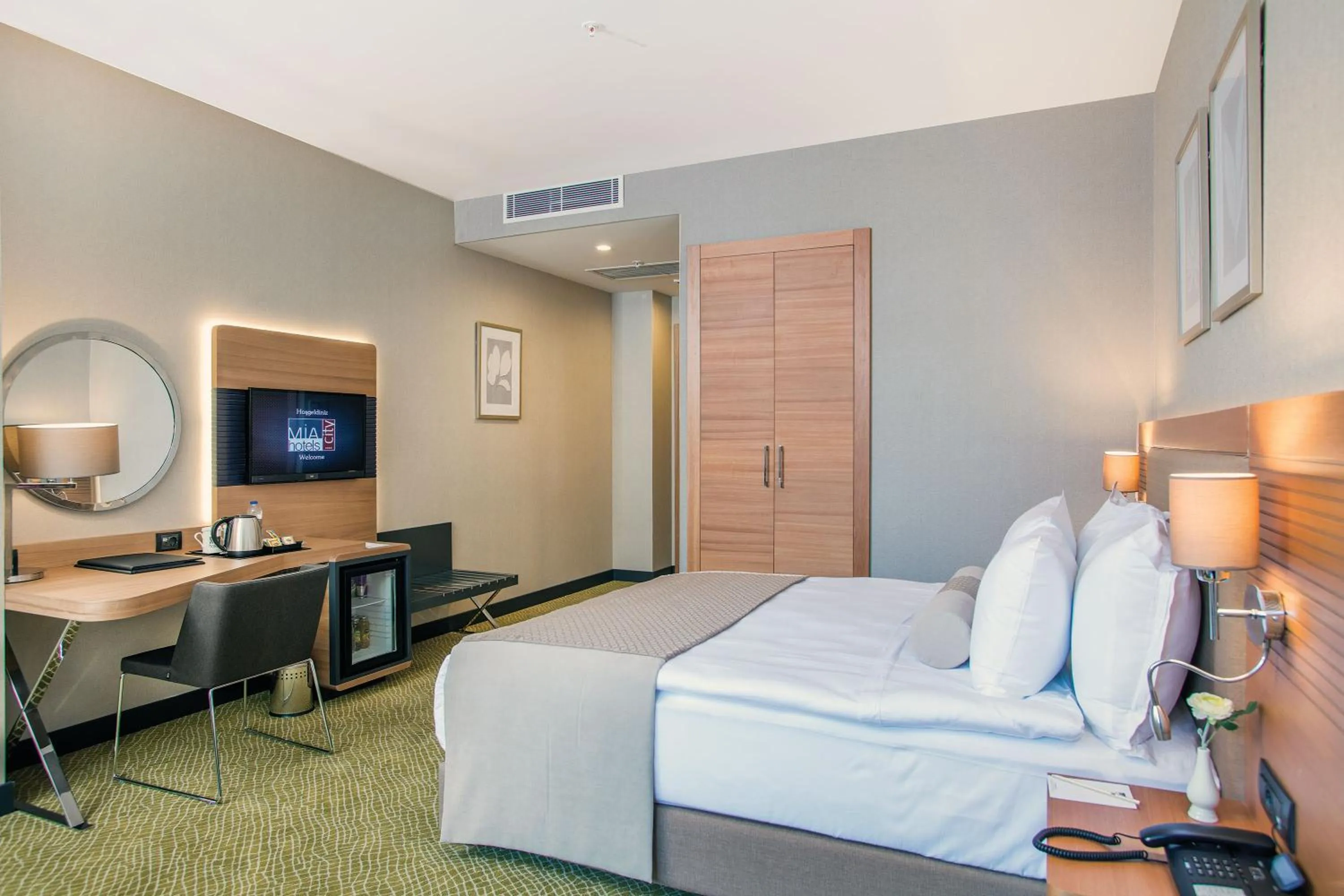 Photo of the whole room, Bed in Mia City Hotel