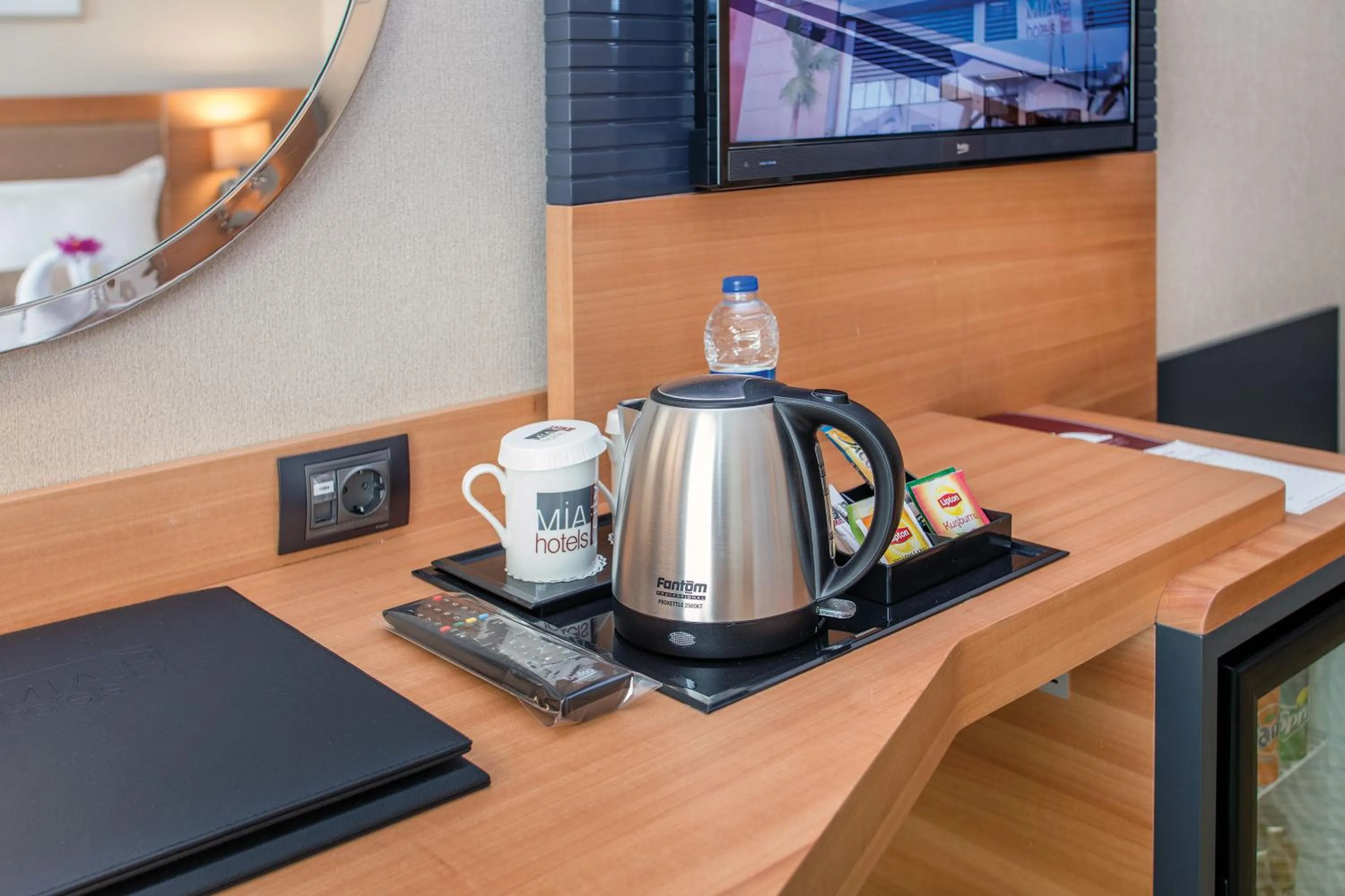 Coffee/tea facilities in Mia City Hotel
