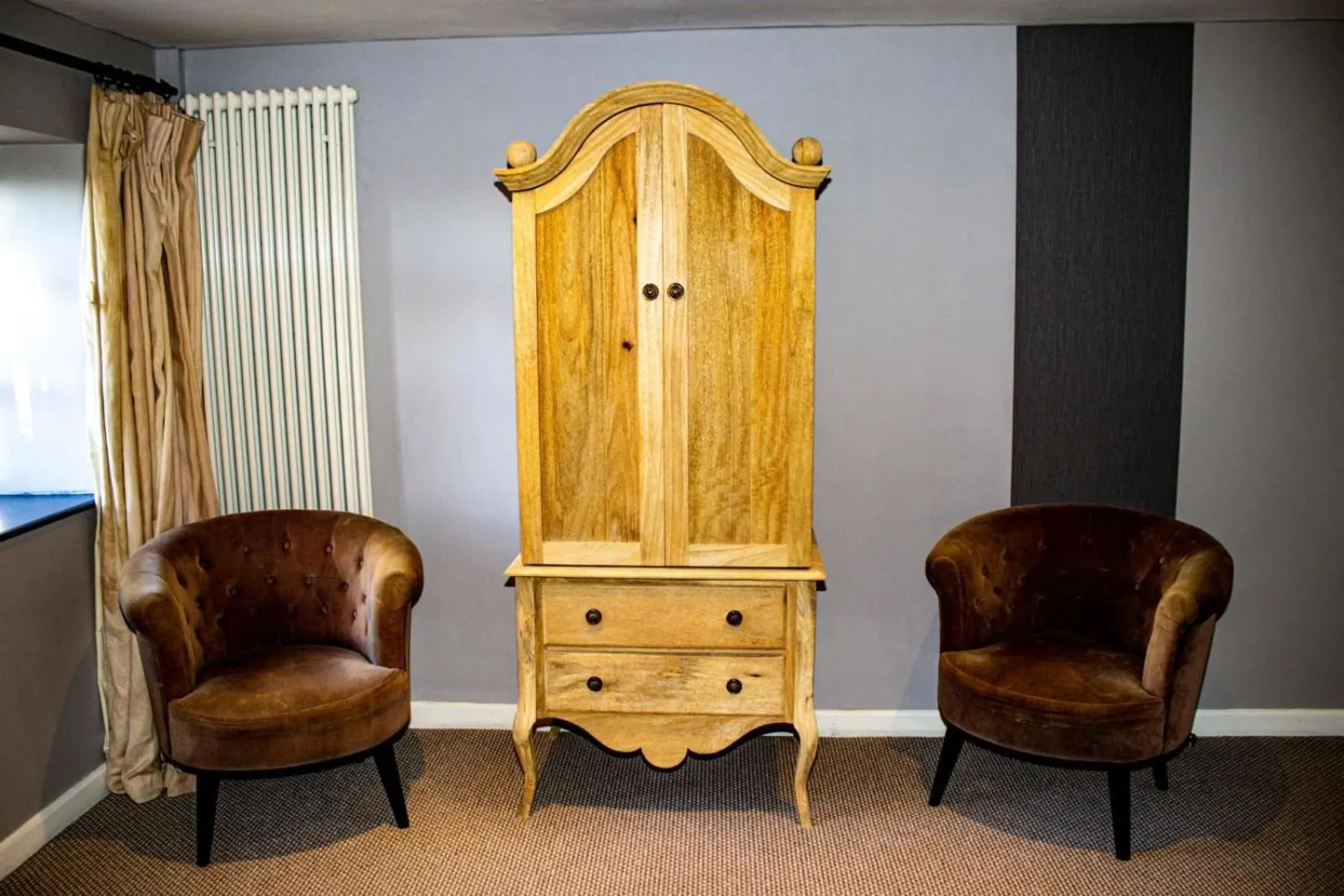 Bedroom in The Ragged Cot