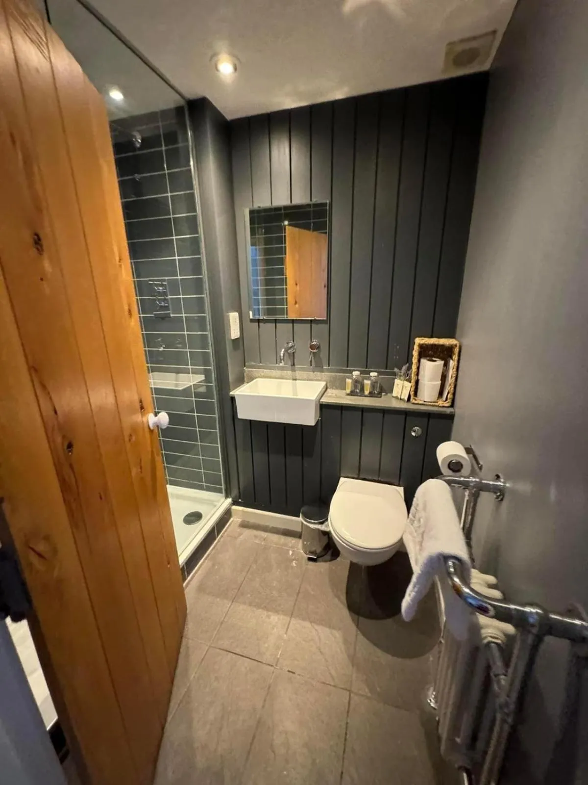 Bathroom in The Ragged Cot