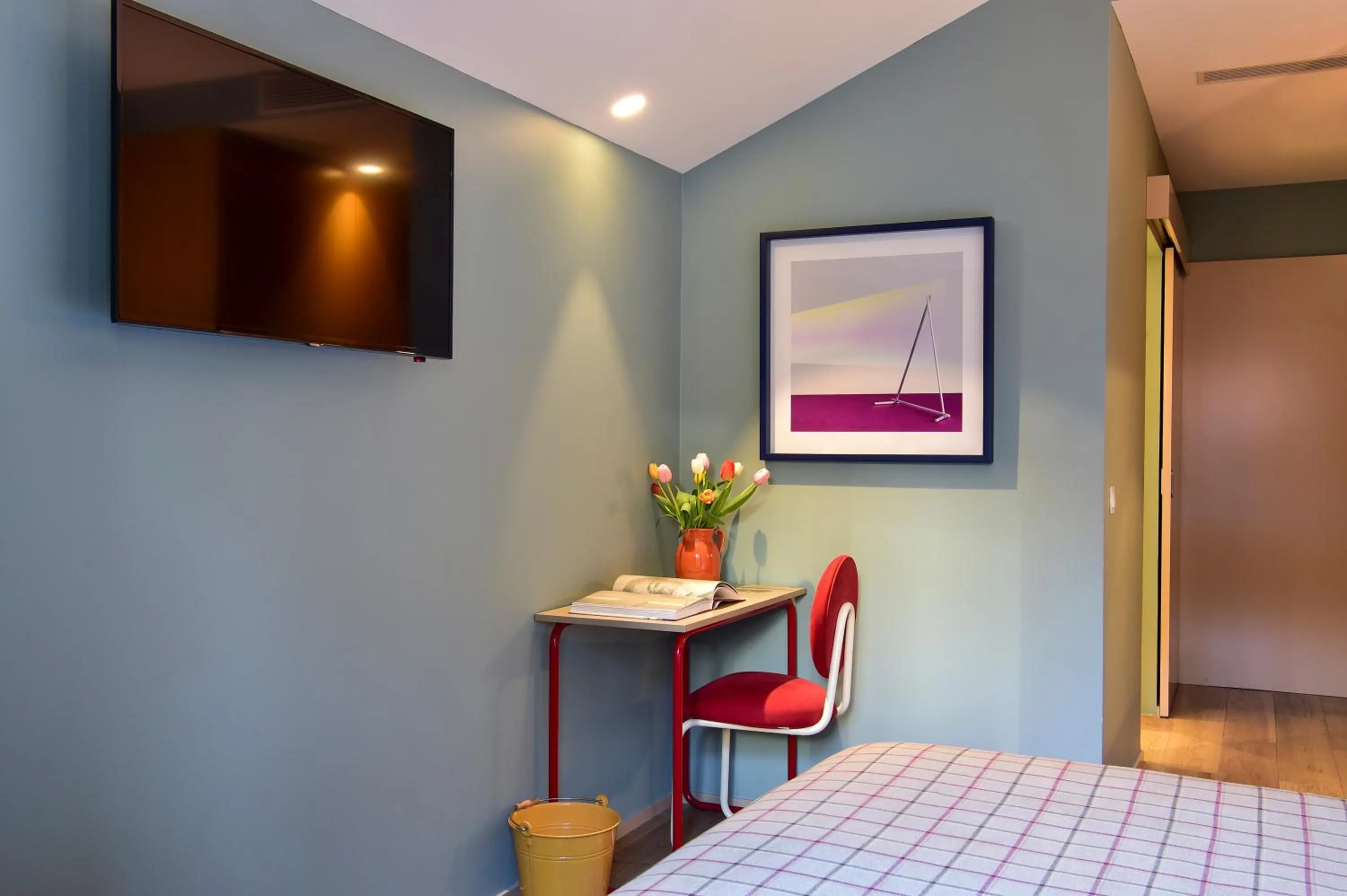 Bed in The Editory House Ribeira Porto Hotel