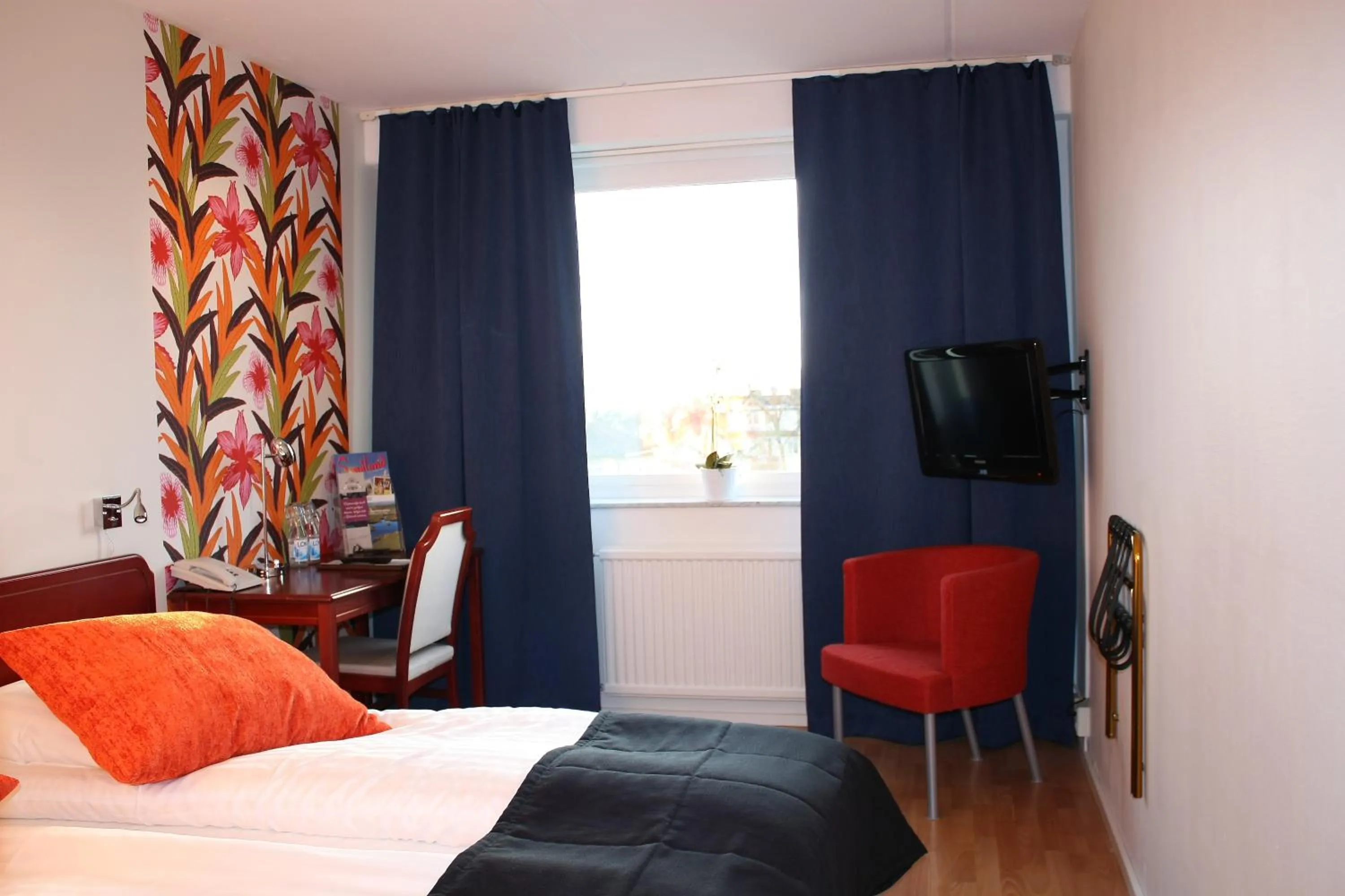 Photo of the whole room, Bed in Hotell Nissastigen