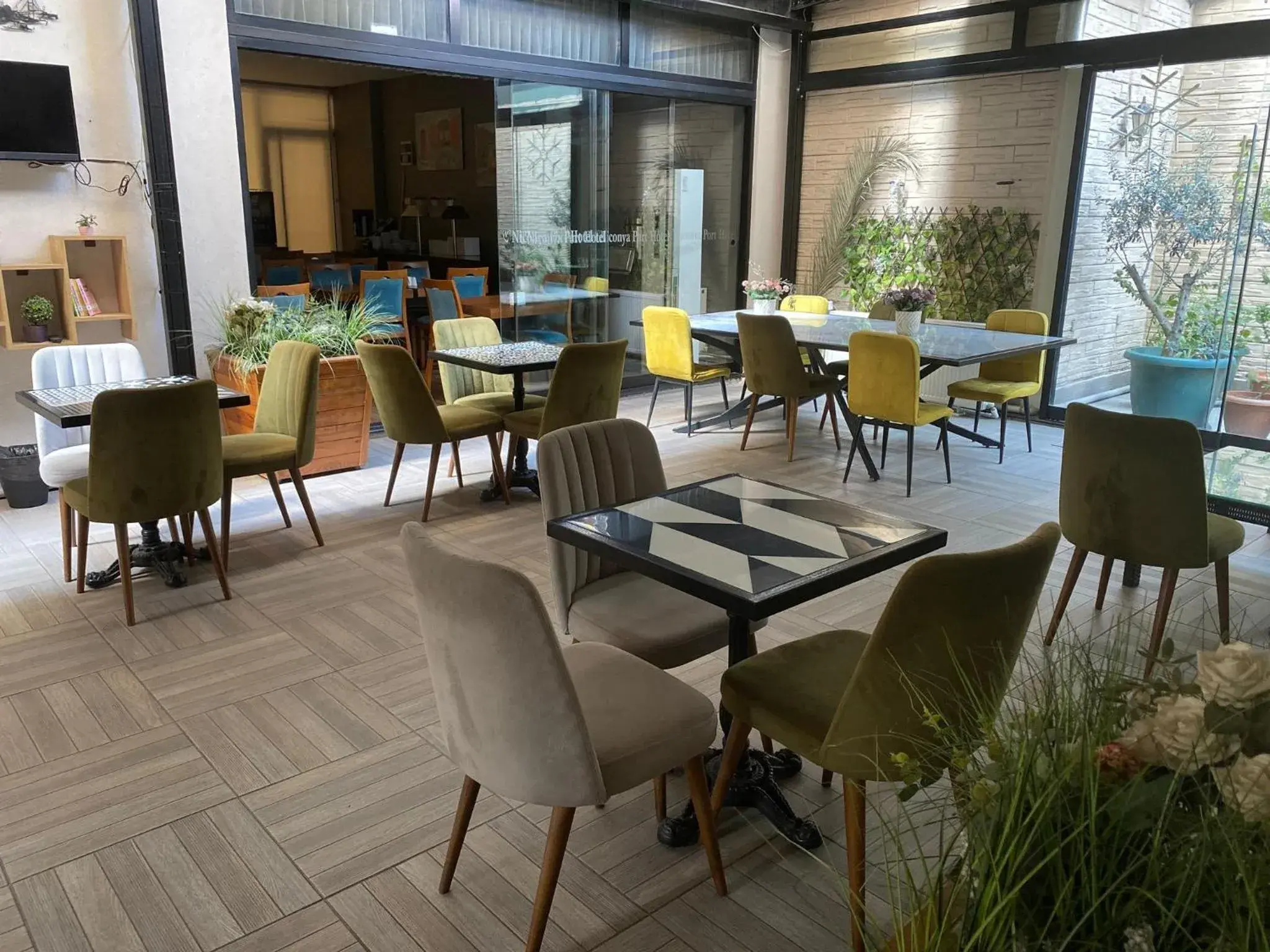 Restaurant/places to eat in Niconya Port Suite&Hotel Restaurant/places to eat in Niconya Port Suite&Hotel