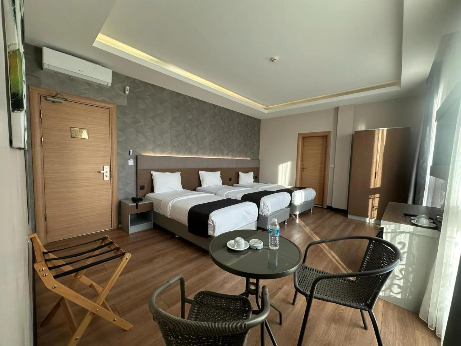 Photo of the whole room, Bed in Niconya Port Suite&Hotel
