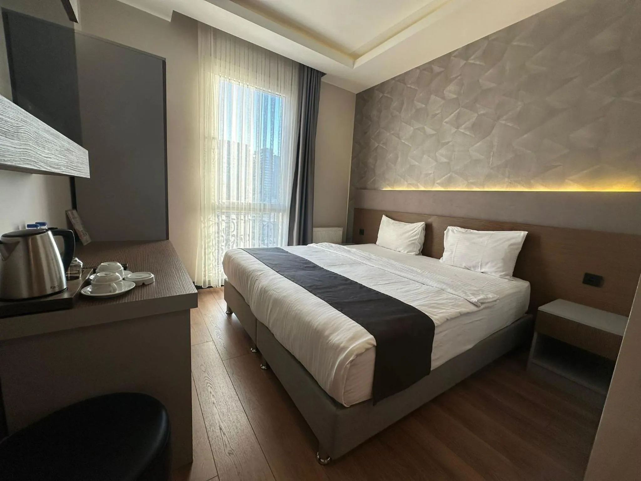 Photo of the whole room, Bed in Niconya Port Suite&Hotel