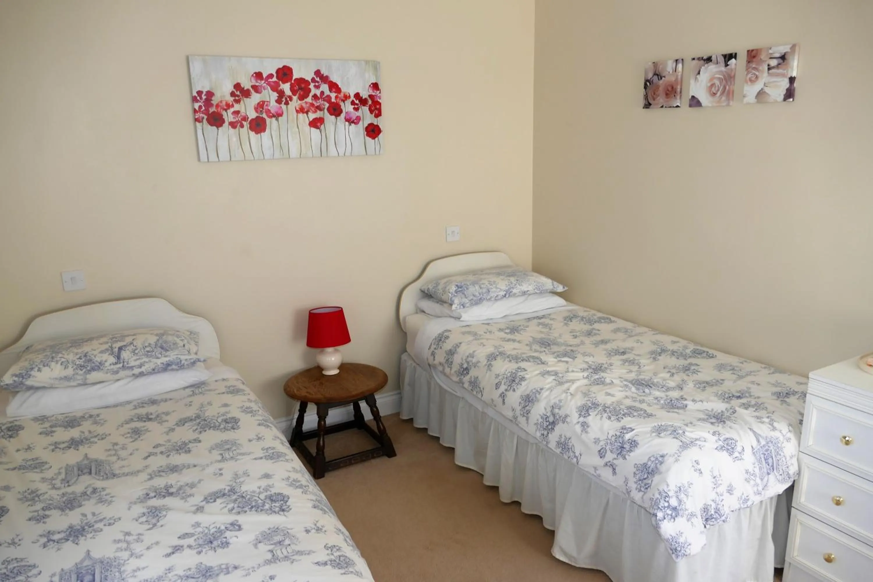 Bedroom, Bed in The Willows