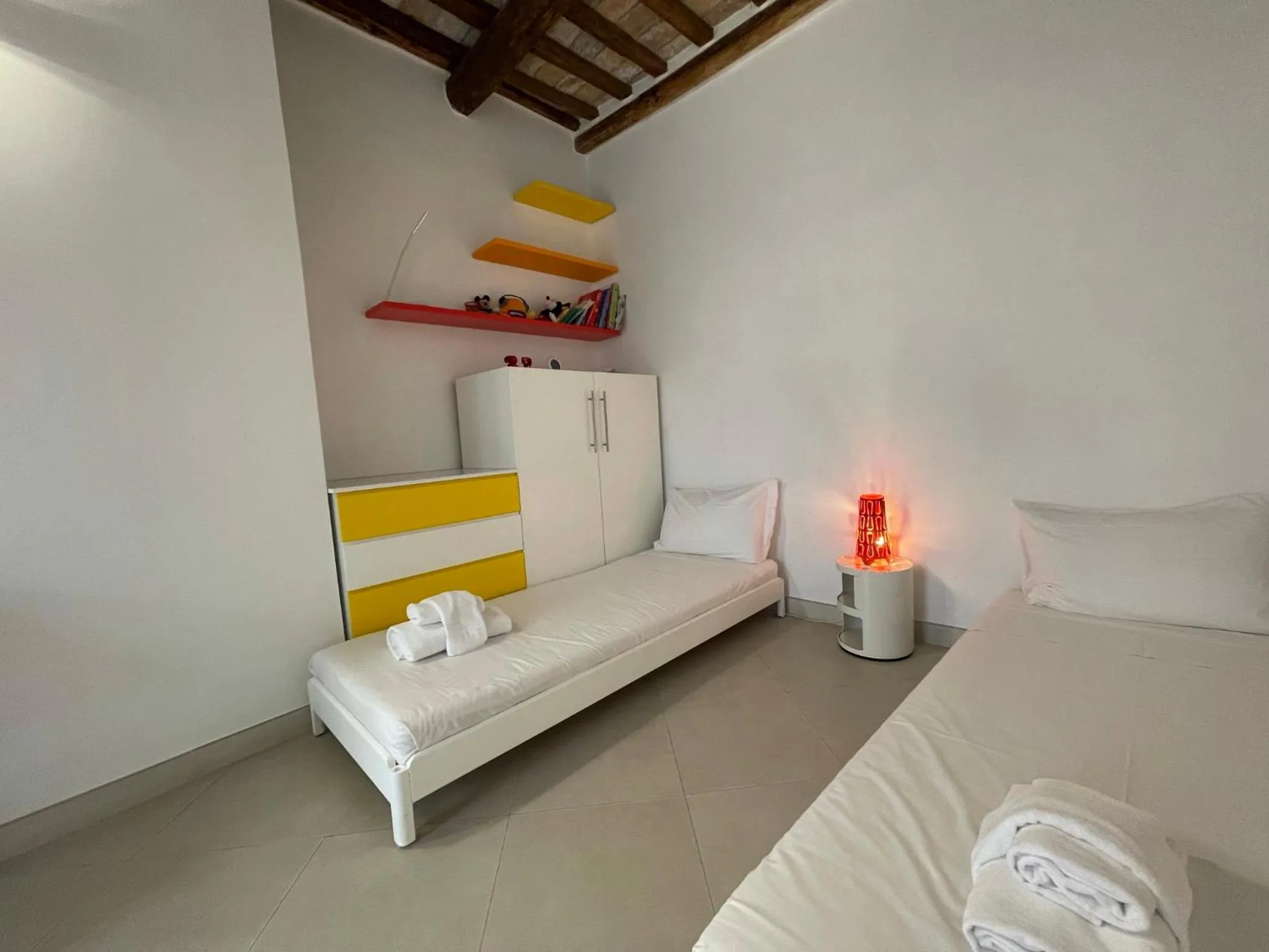 Bedroom, Bed in Reginella