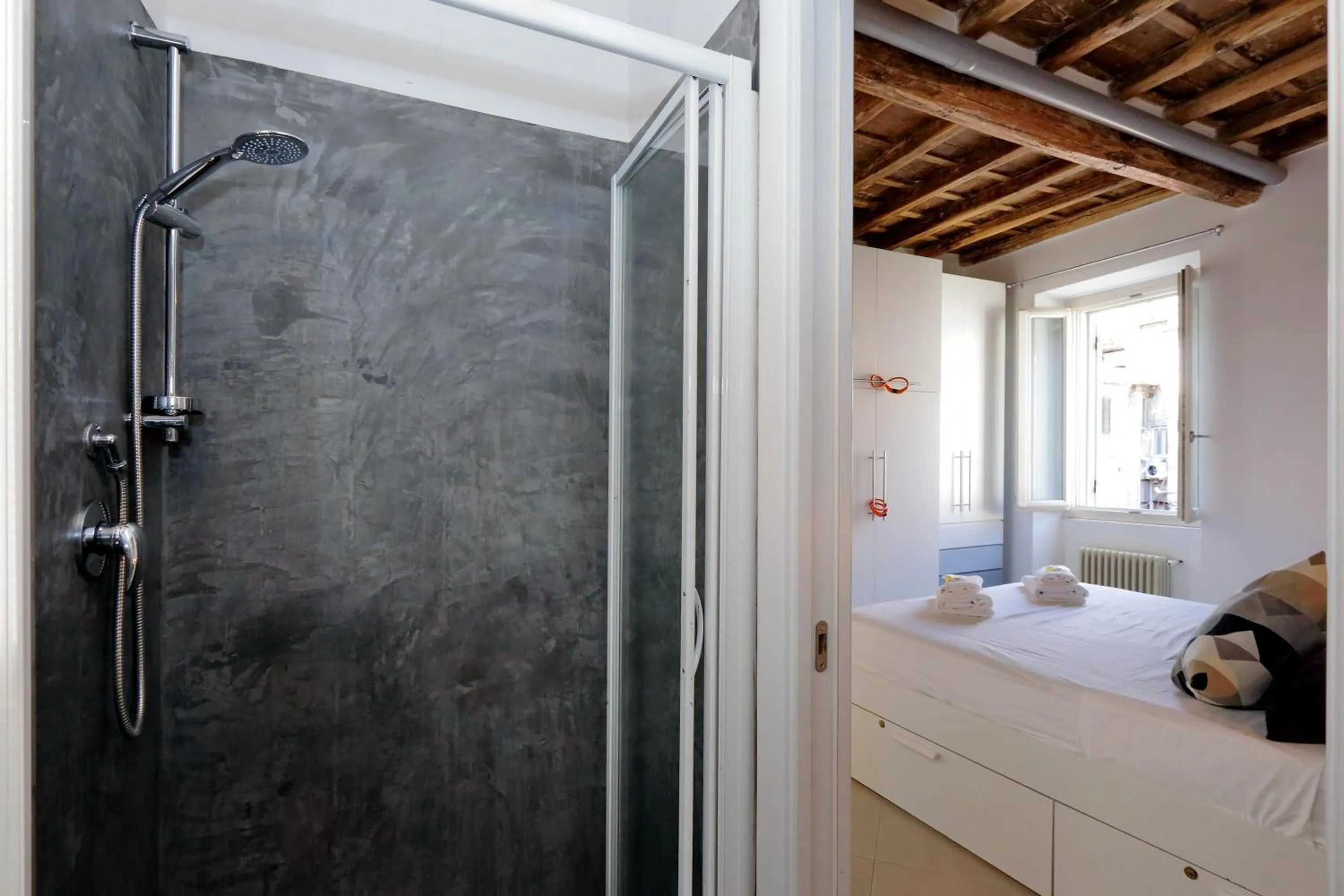Bathroom, Bed in Reginella