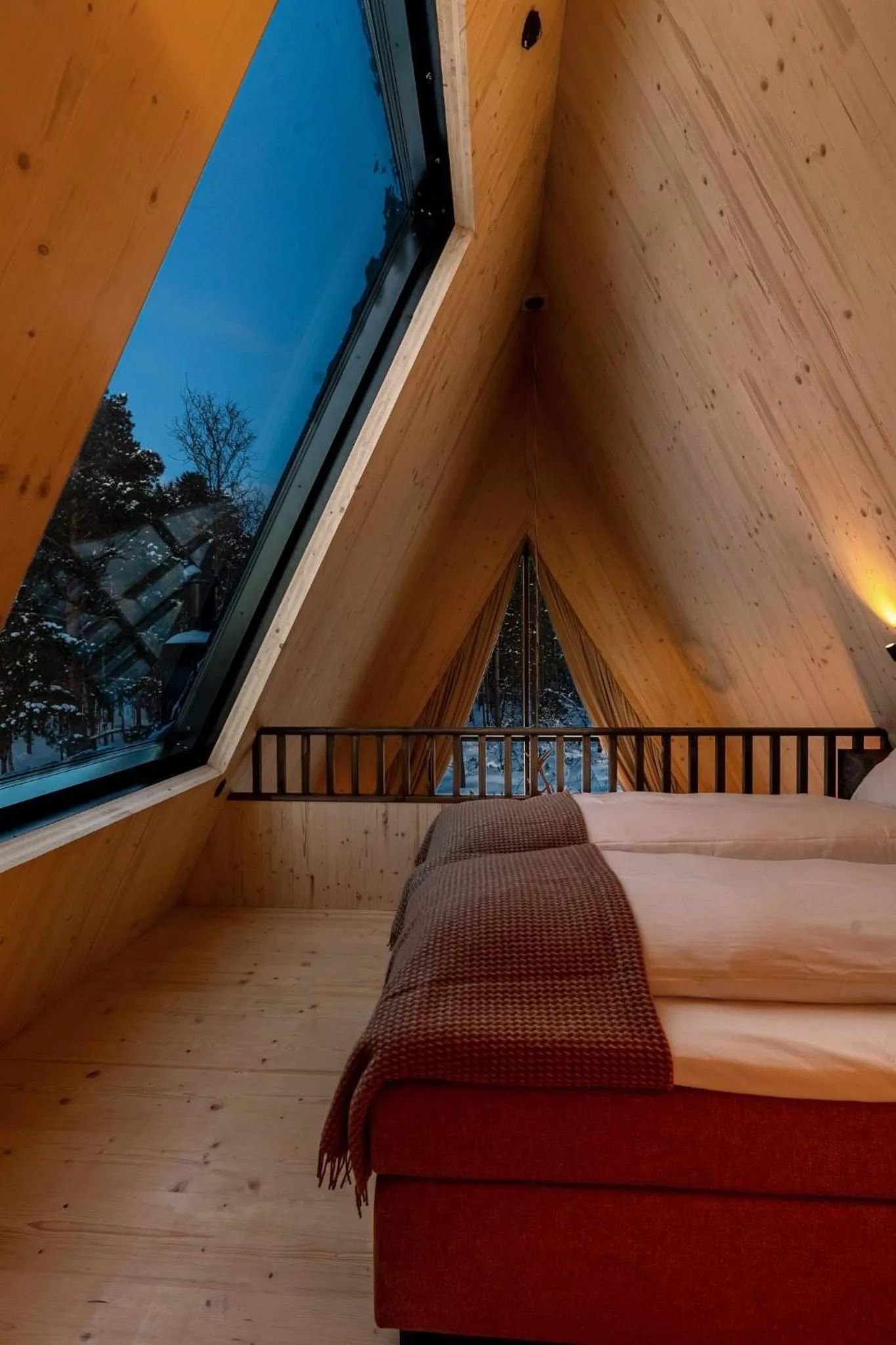 Bed in Holmen Husky Lodge