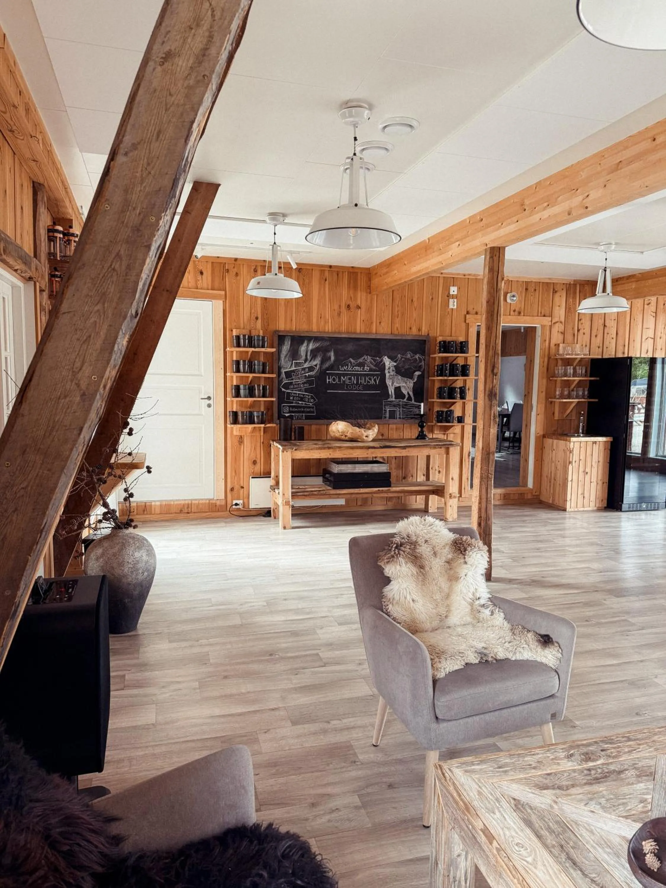 Living room in Holmen Husky Lodge