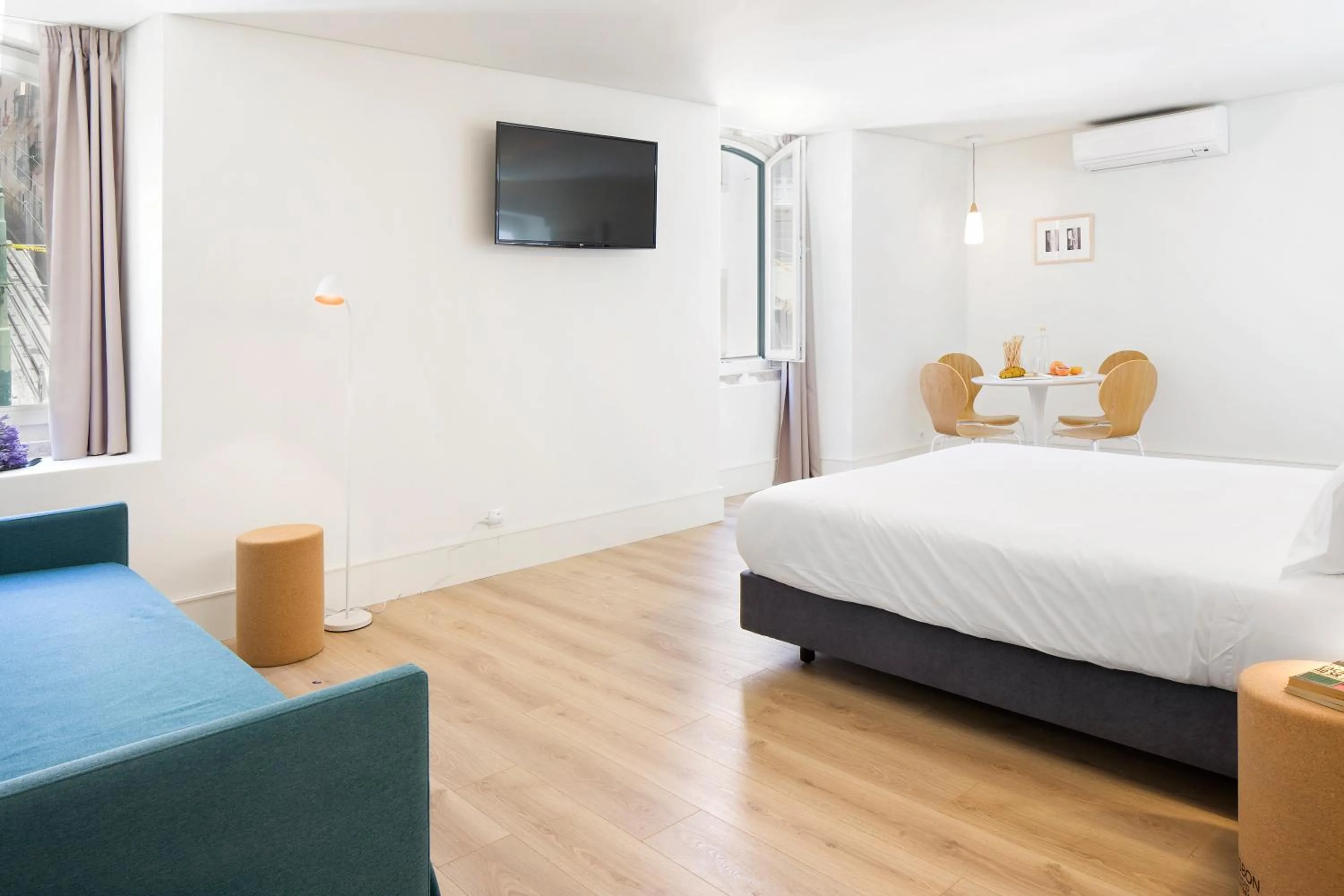 Bedroom, Bed in Ascensor da Bica - Lisbon Serviced Apartments