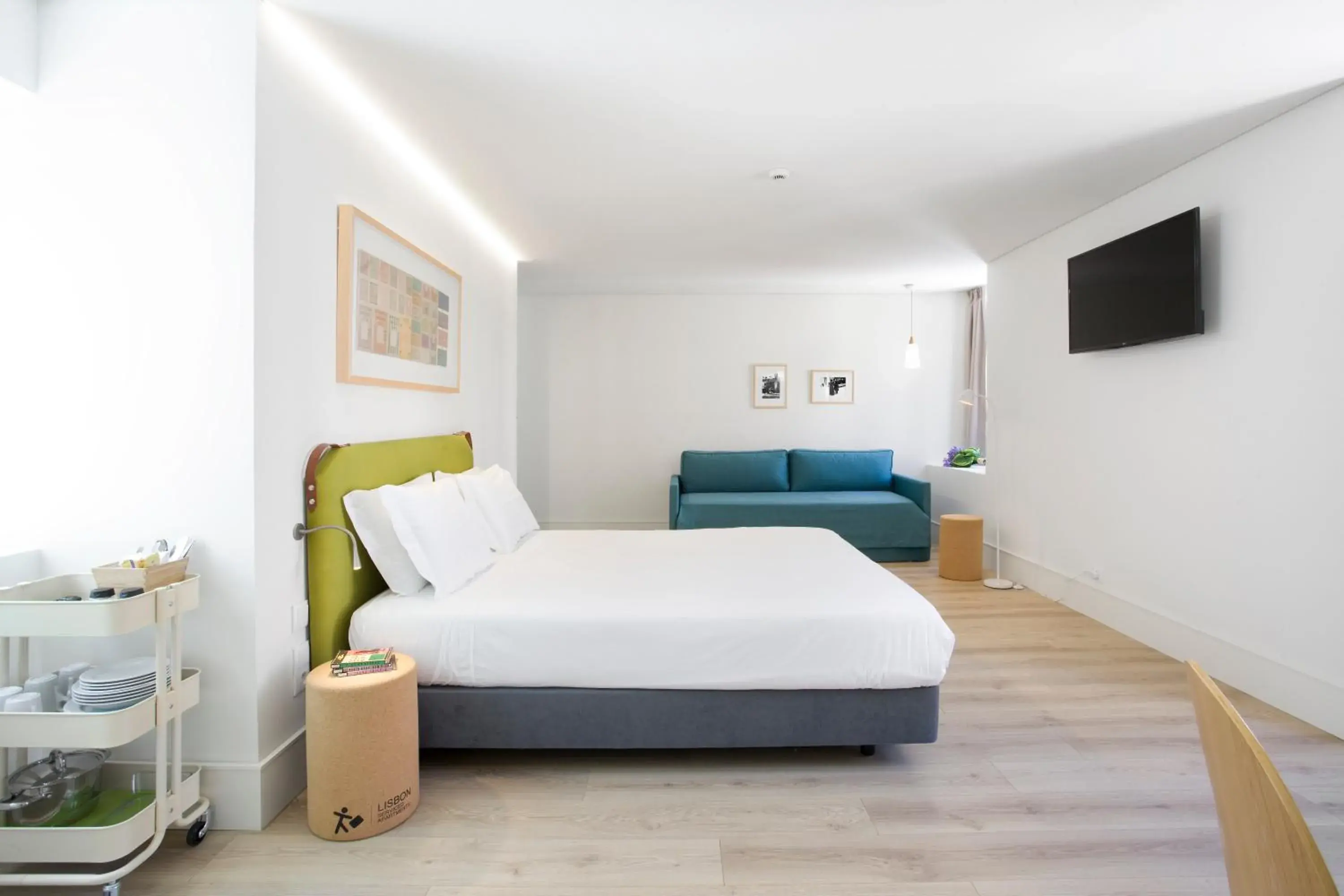Living room, Bed in Ascensor da Bica - Lisbon Serviced Apartments Living room, Bed in Ascensor da Bica - Lisbon Serviced Apartments