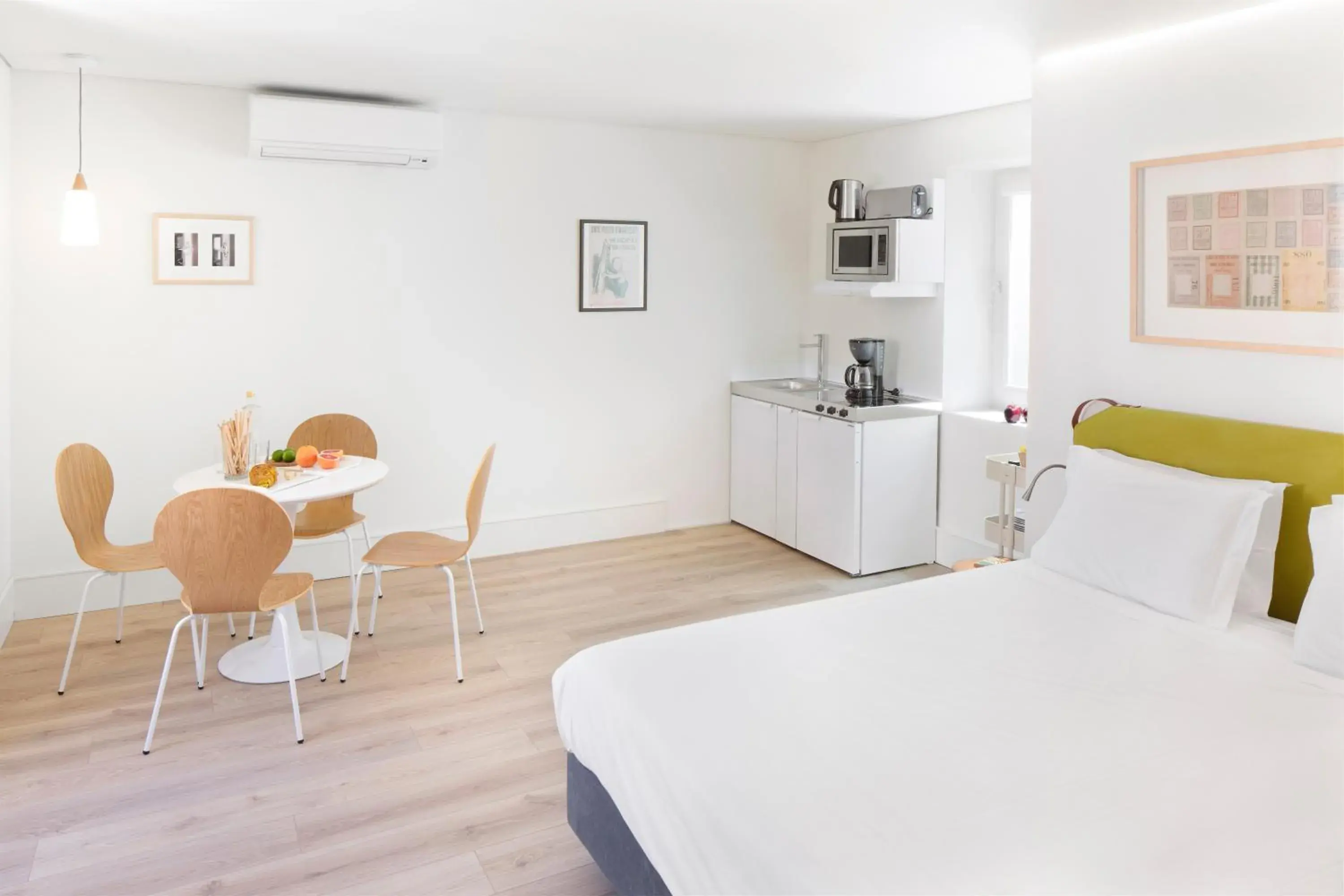 Bedroom, Bed in Ascensor da Bica - Lisbon Serviced Apartments Bedroom, Bed in Ascensor da Bica - Lisbon Serviced Apartments